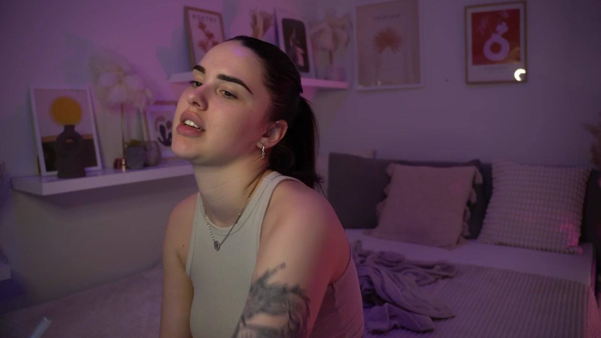 Gallery image thumbnail from NotYourNaomi's myfreecams stream on, 06/11/2025, 21:46 image 4 of 20