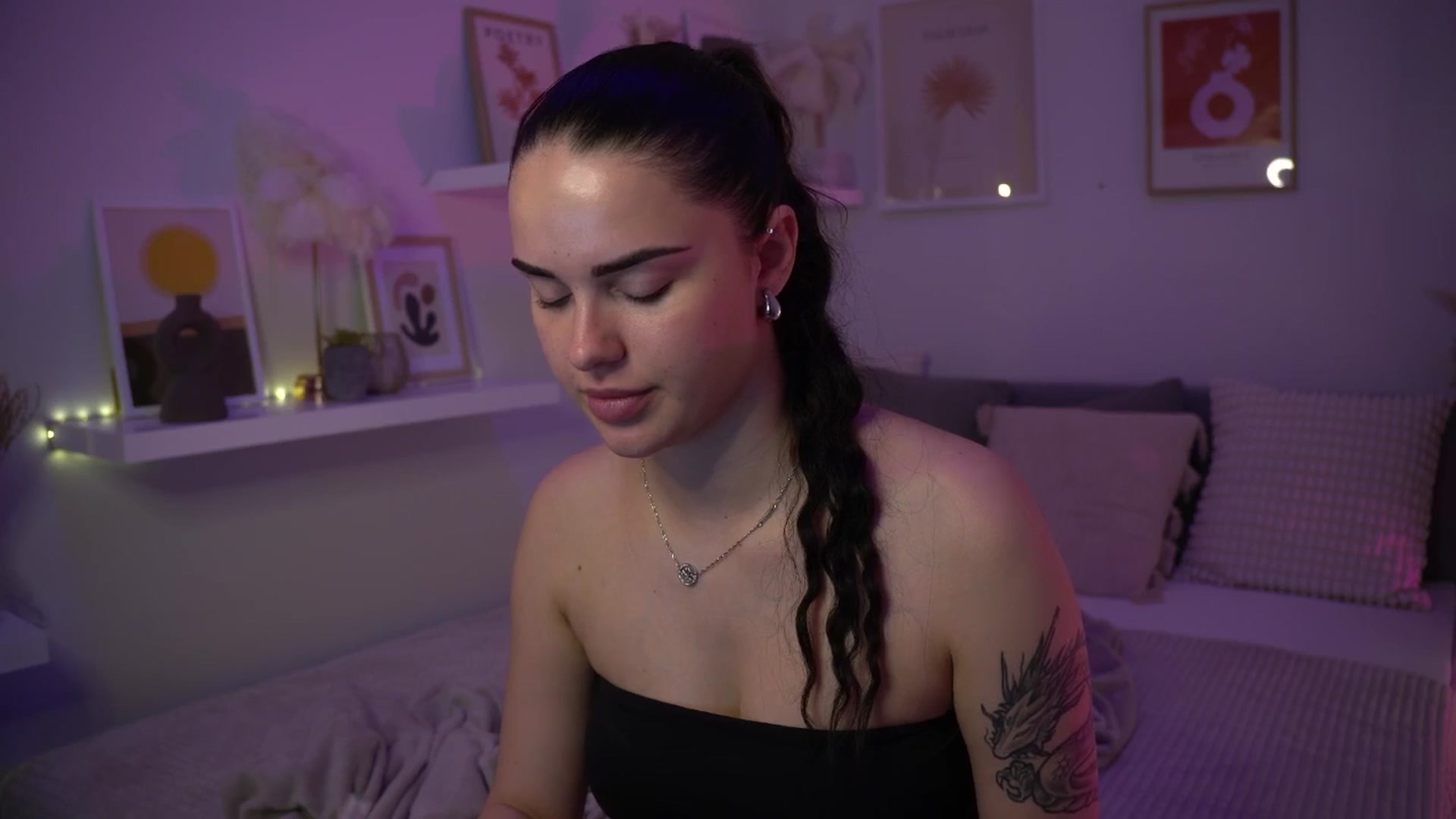 Gallery image thumbnail from NotYourNaomi's myfreecams stream on, 06/15/2025, 21:18 image 19 of 20