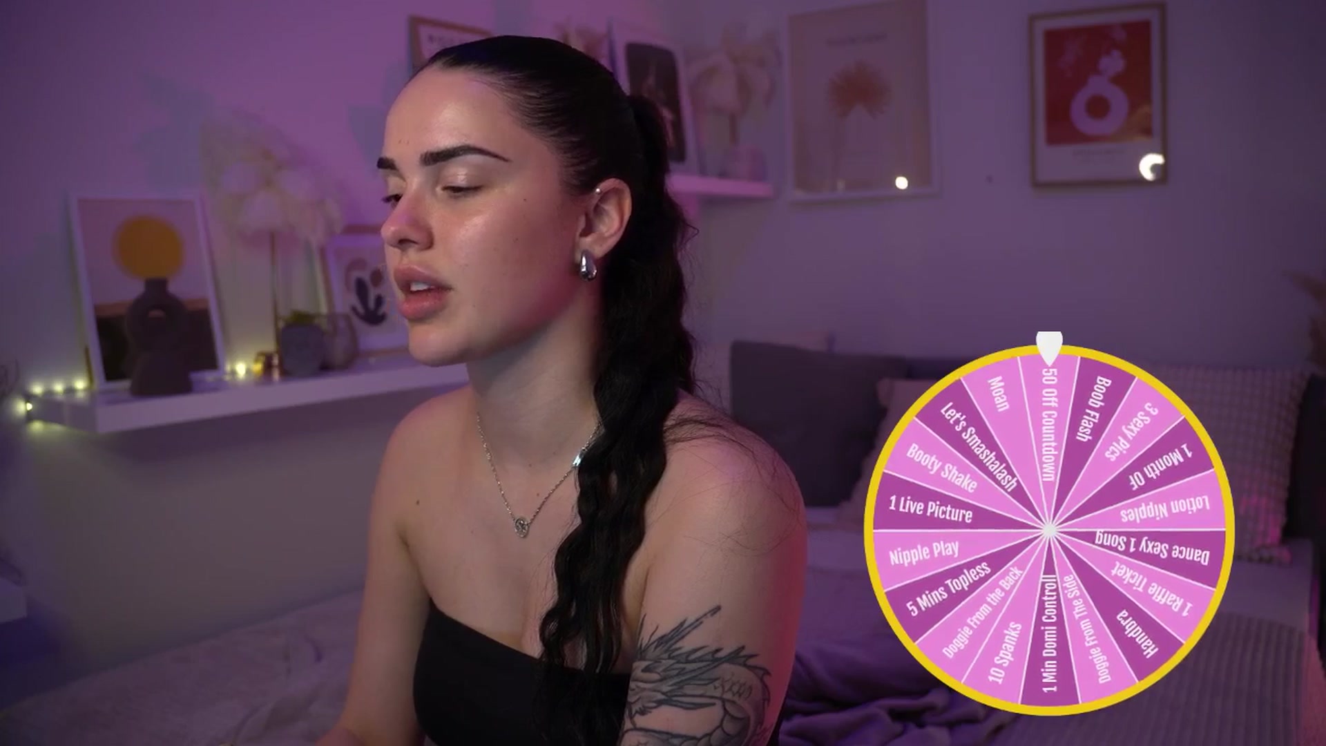 Gallery image thumbnail from NotYourNaomi's myfreecams stream on, 06/15/2025, 21:18 image 4 of 20