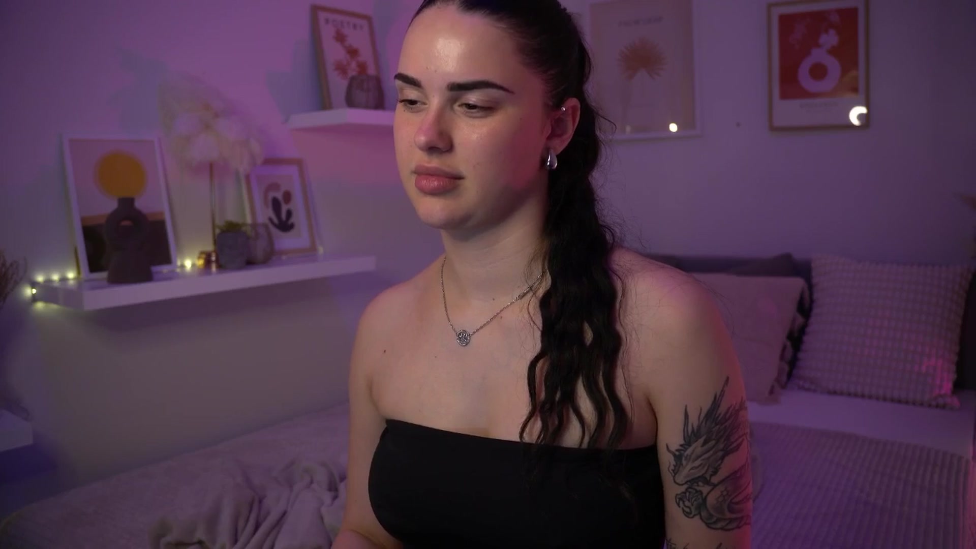 Gallery image thumbnail from NotYourNaomi's myfreecams stream on, 06/15/2025, 21:18 image 17 of 20