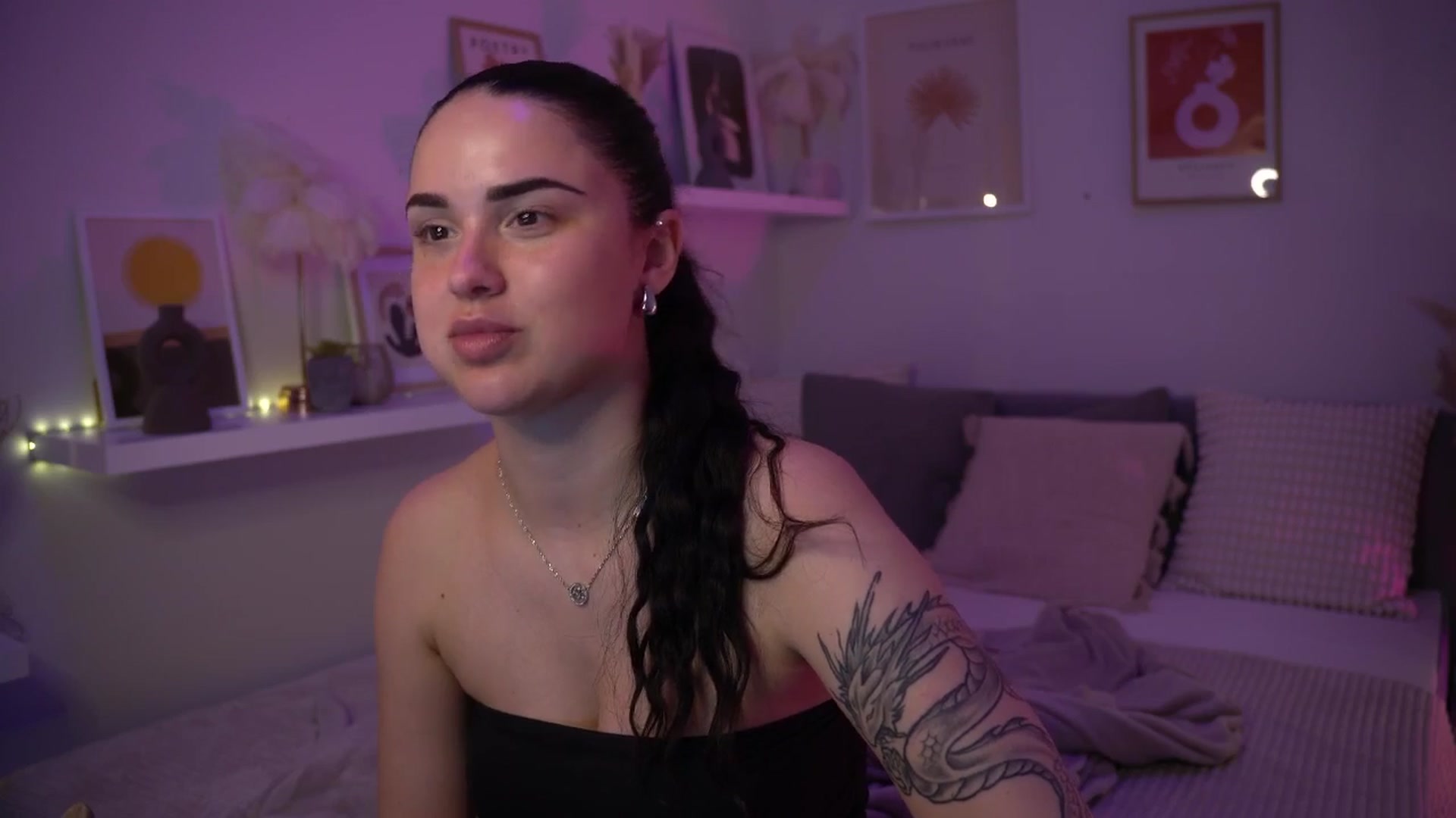 Gallery image thumbnail from NotYourNaomi's myfreecams stream on, 06/15/2025, 21:18 image 3 of 20