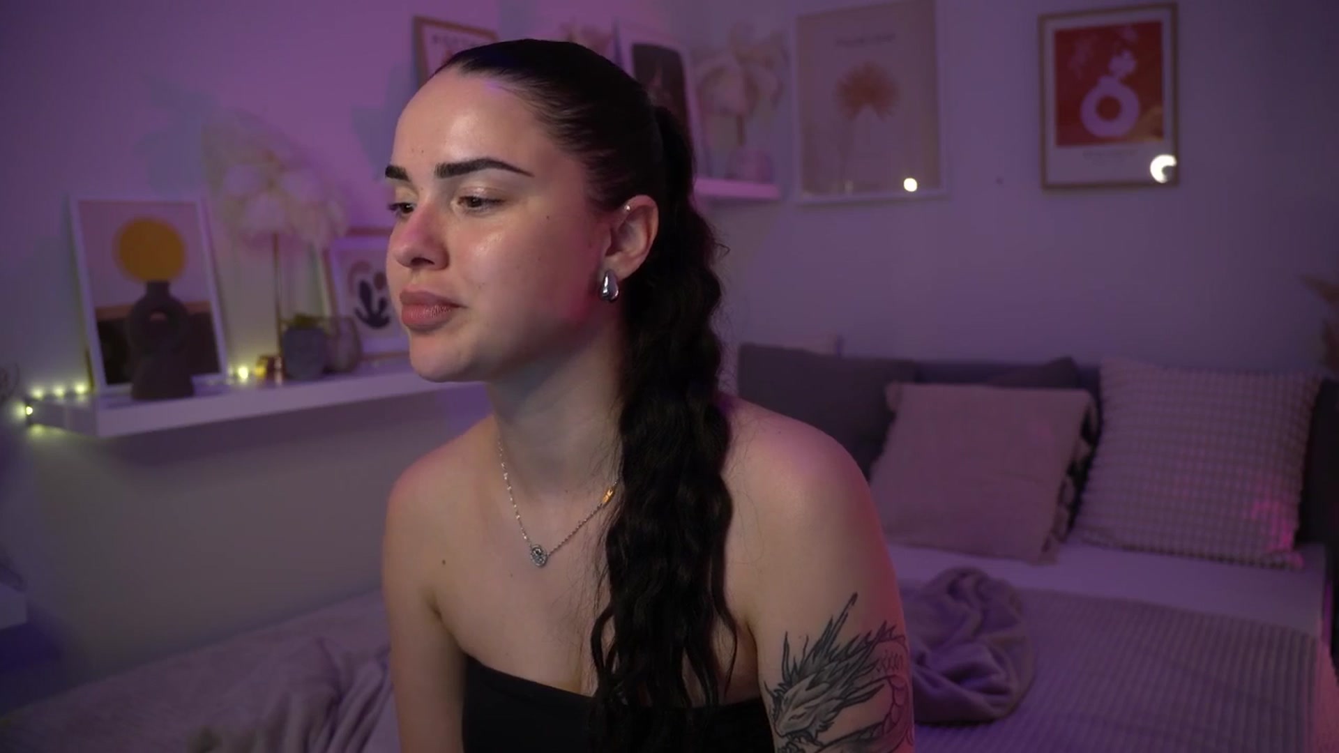 Gallery image thumbnail from NotYourNaomi's myfreecams stream on, 06/15/2025, 21:18 image 6 of 20