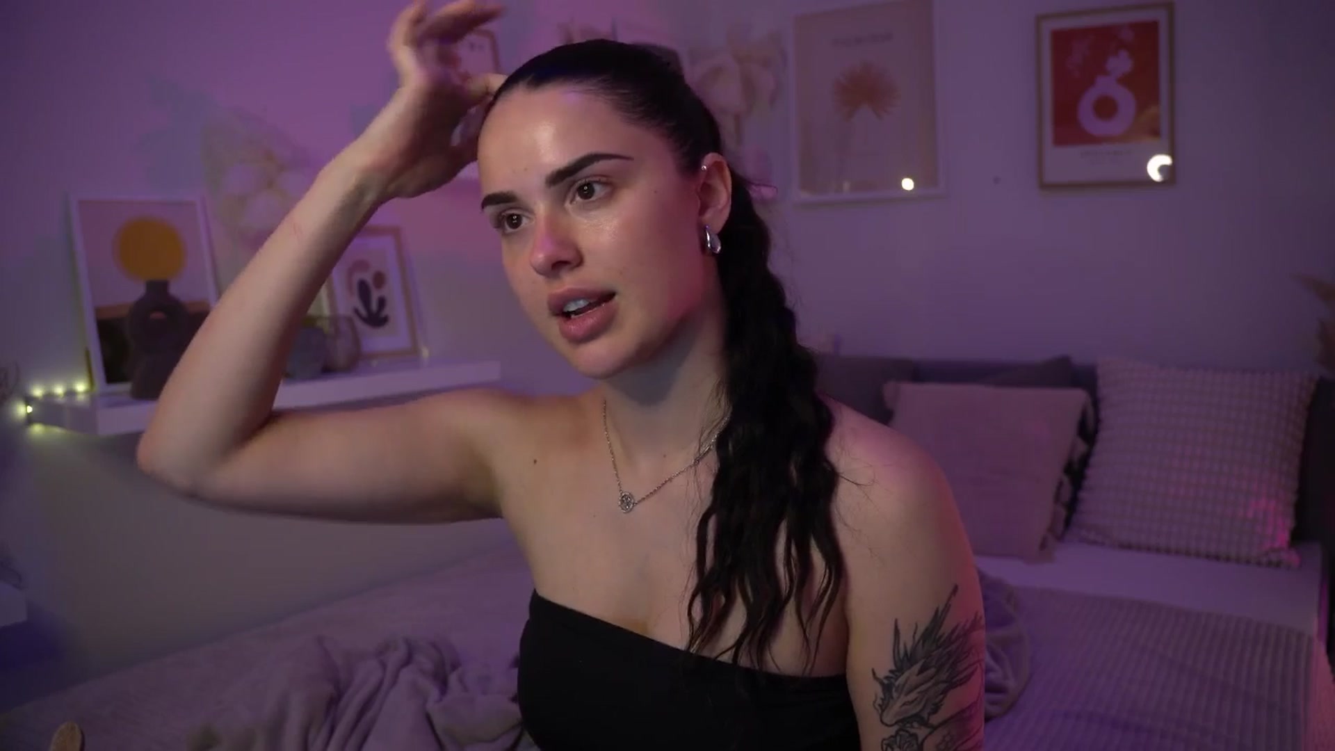 Gallery image thumbnail from NotYourNaomi's myfreecams stream on, 06/15/2025, 21:18 image 5 of 20