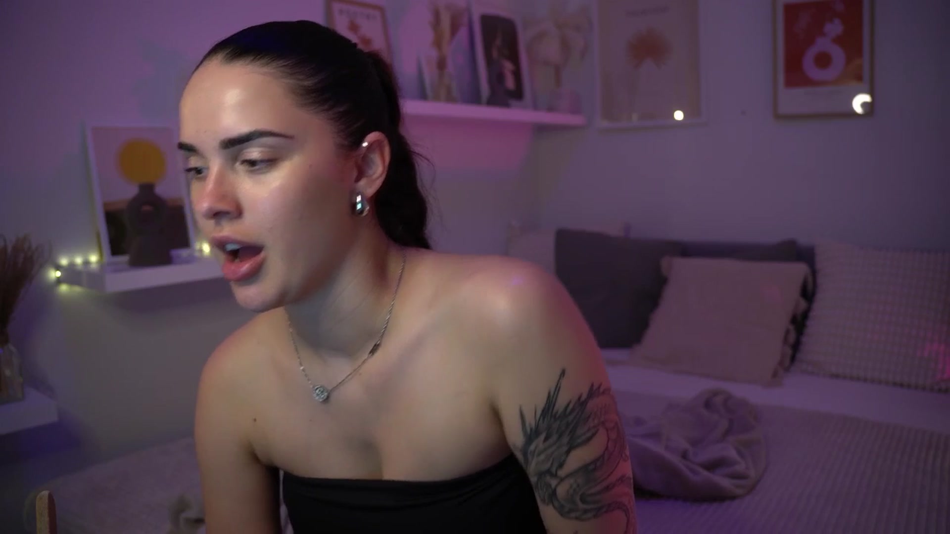Gallery image thumbnail from NotYourNaomi's myfreecams stream on, 06/15/2025, 21:18 image 10 of 20