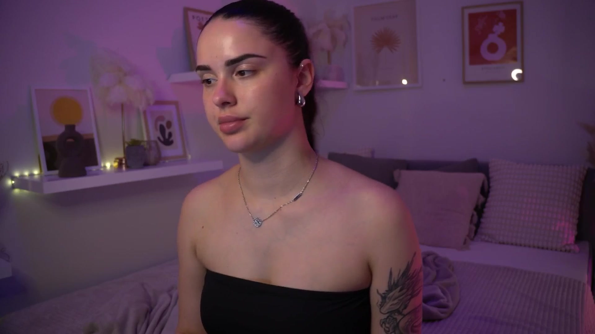 Gallery image thumbnail from NotYourNaomi's myfreecams stream on, 06/15/2025, 21:18 image 7 of 20