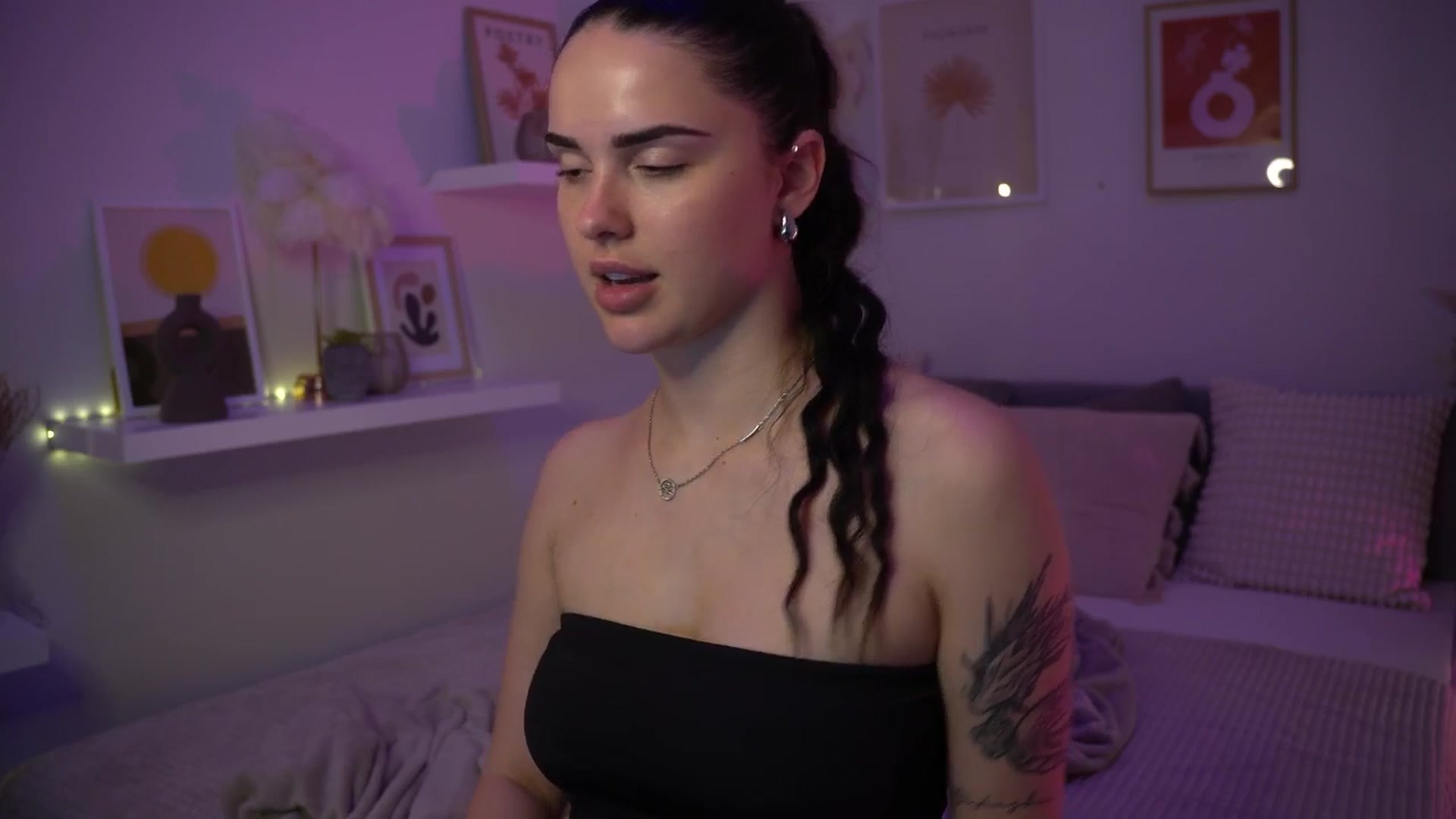 Gallery image thumbnail from NotYourNaomi's myfreecams stream on, 06/15/2025, 21:18 image 18 of 20