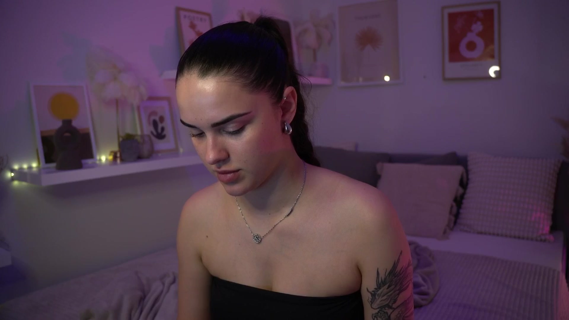 Gallery image thumbnail from NotYourNaomi's myfreecams stream on, 06/15/2025, 21:18 image 8 of 20