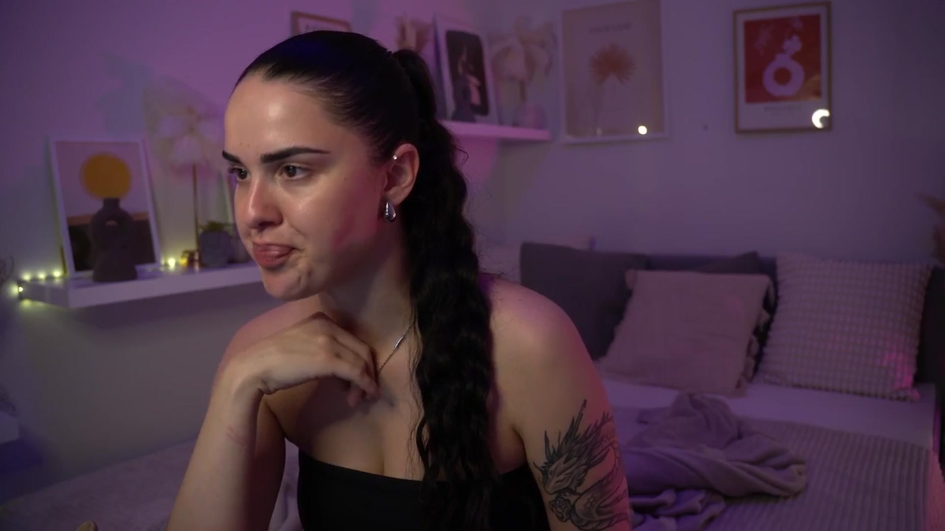 Gallery image thumbnail from NotYourNaomi's myfreecams stream on, 06/15/2025, 21:18 image 2 of 20
