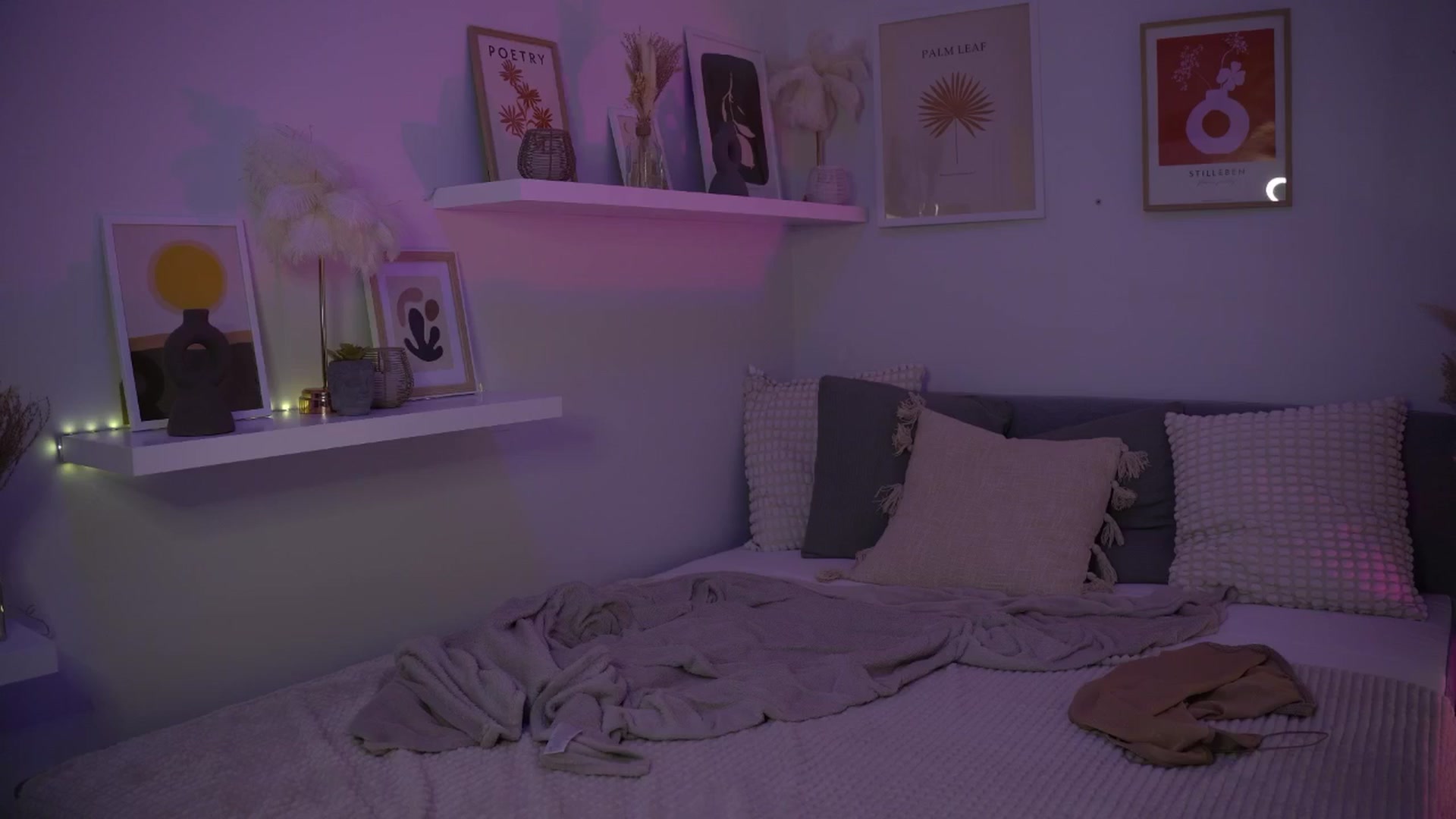 Gallery image thumbnail from NotYourNaomi's myfreecams stream on, 06/18/2025, 21:40 image 14 of 20