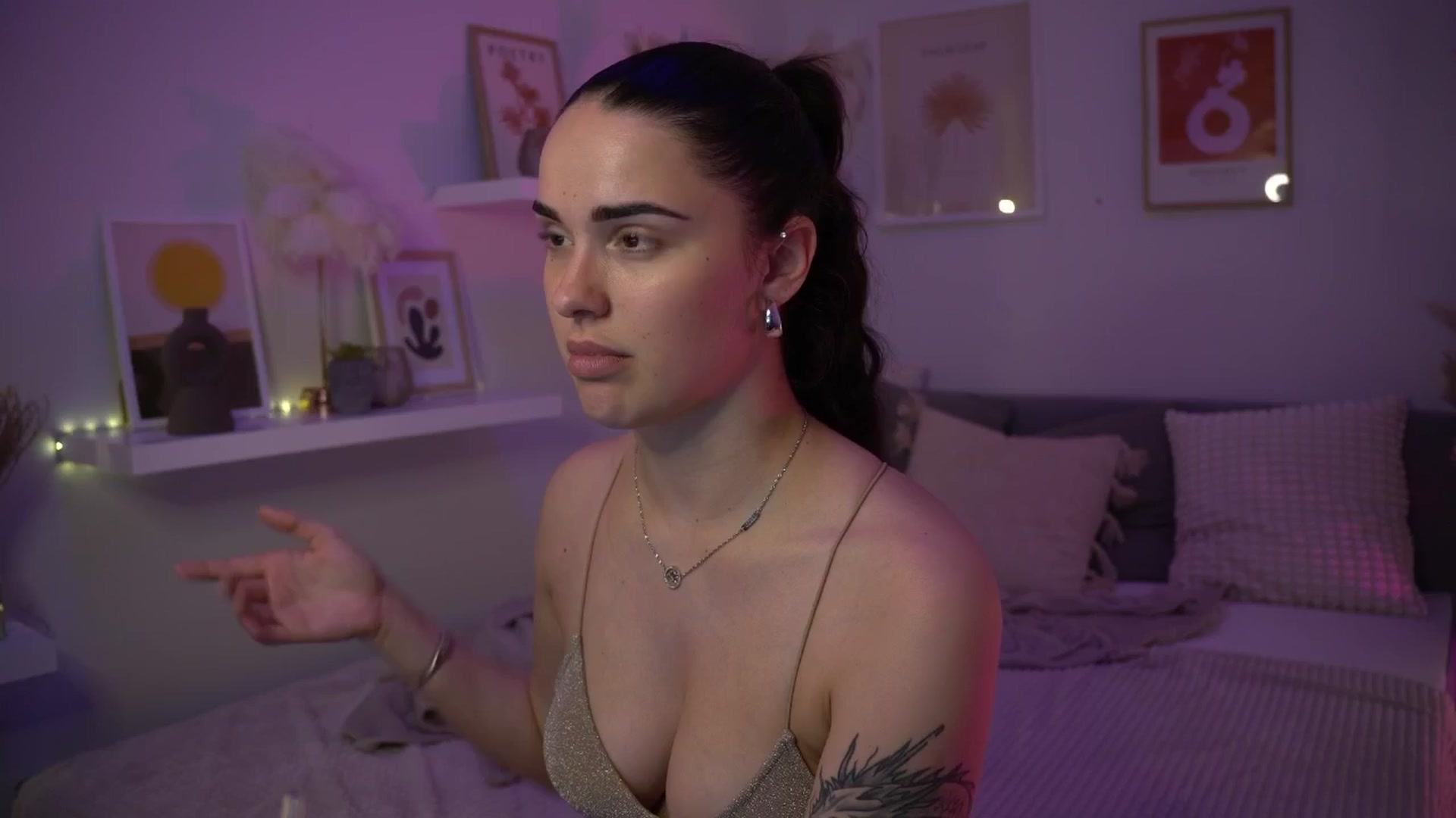 Gallery image thumbnail from NotYourNaomi's myfreecams stream on, 06/18/2025, 21:40 image 1 of 20