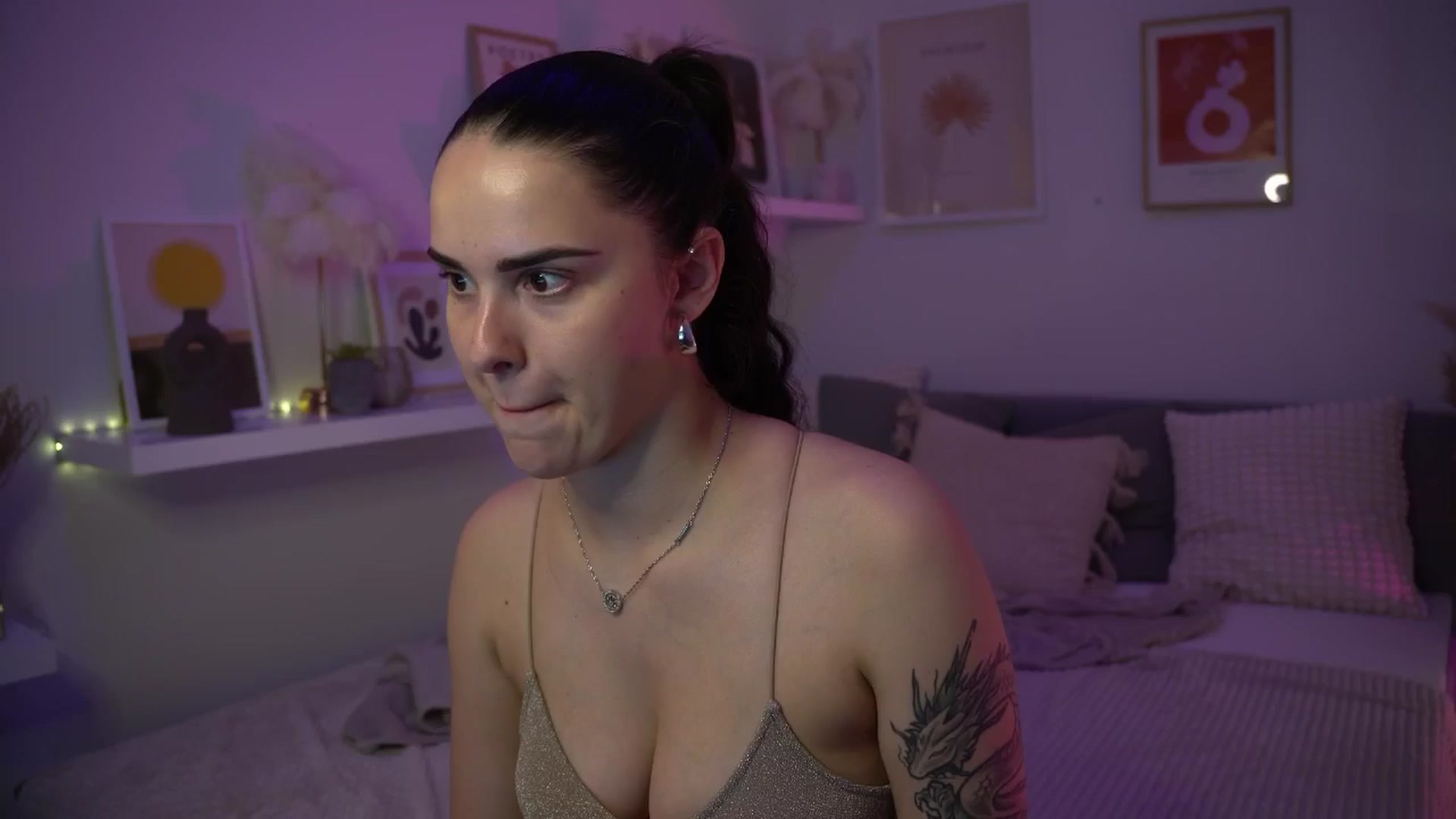 Gallery image thumbnail from NotYourNaomi's myfreecams stream on, 06/18/2025, 21:40 image 4 of 20