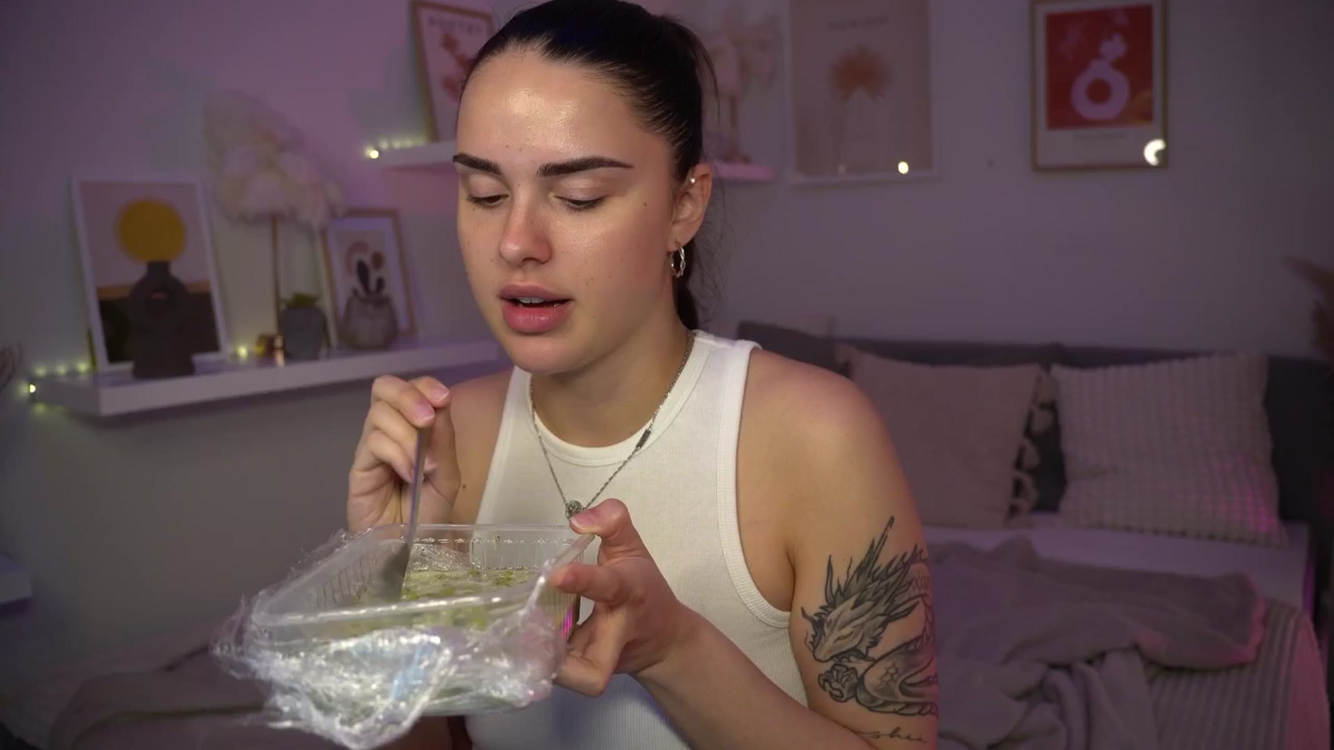 Gallery image thumbnail from NotYourNaomi's myfreecams stream on, 06/25/2025, 21:06 image 1 of 20