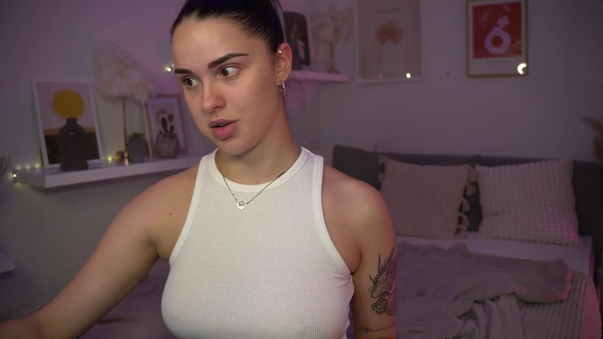 Gallery image thumbnail from NotYourNaomi's myfreecams stream on, 06/25/2025, 21:06 image 6 of 20