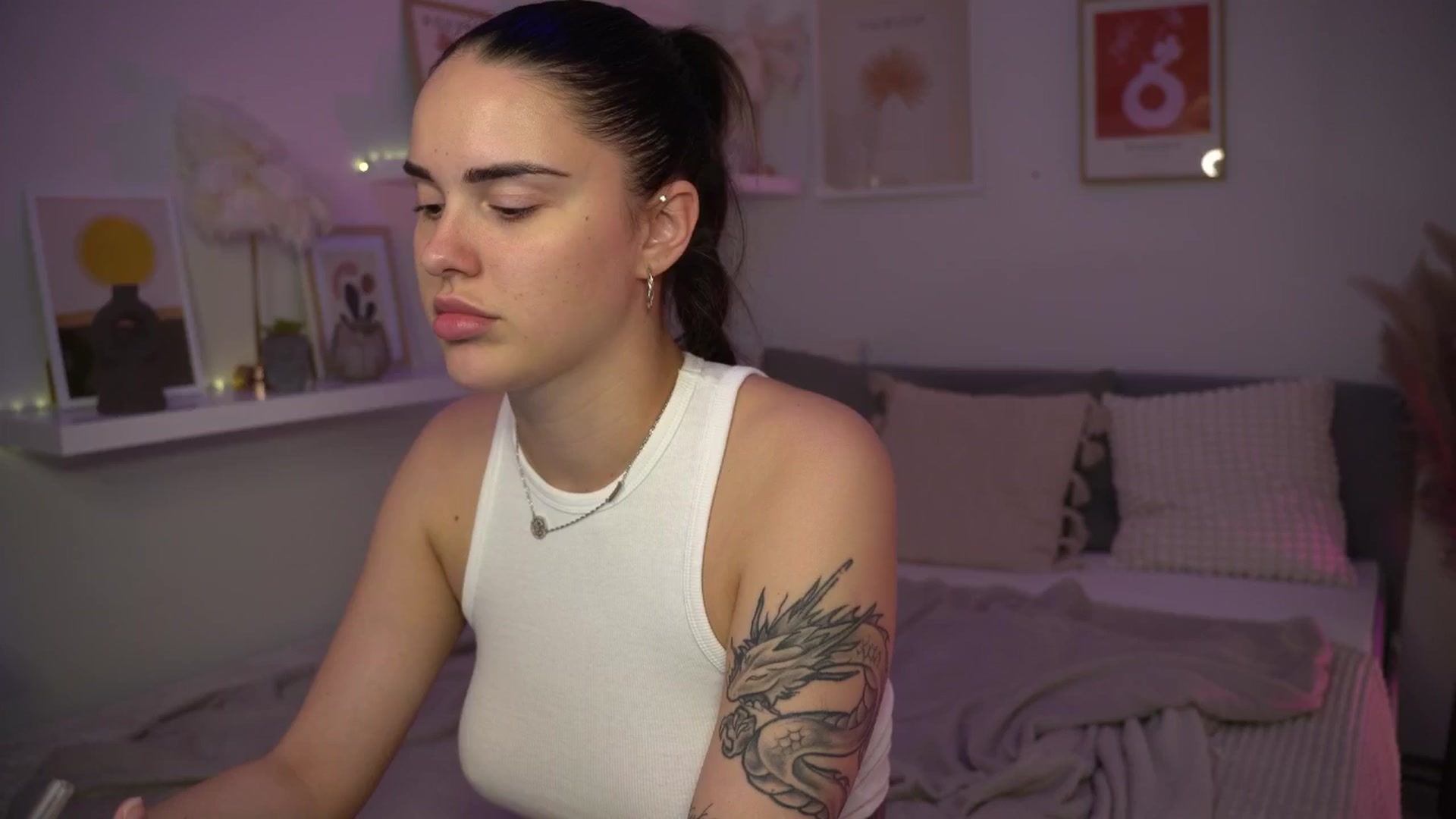Gallery image thumbnail from NotYourNaomi's myfreecams stream on, 06/25/2025, 21:06 image 15 of 20