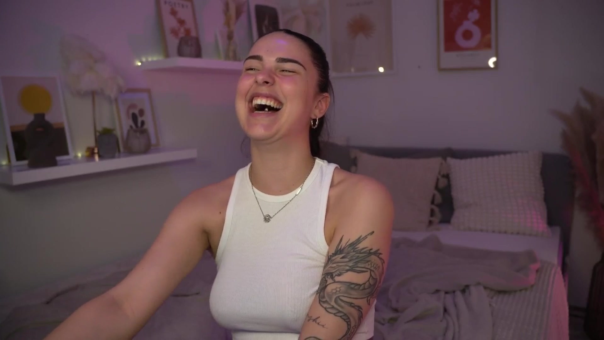 Gallery image thumbnail from NotYourNaomi's myfreecams stream on, 06/25/2025, 21:41 image 11 of 20
