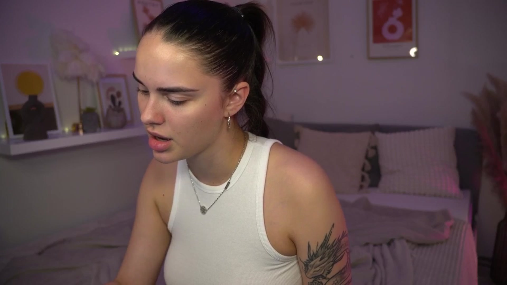 Gallery image thumbnail from NotYourNaomi's myfreecams stream on, 06/25/2025, 21:41 image 9 of 20