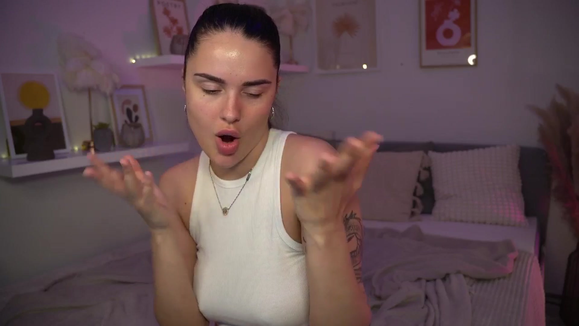 Gallery image thumbnail from NotYourNaomi's myfreecams stream on, 06/25/2025, 21:41 image 18 of 20