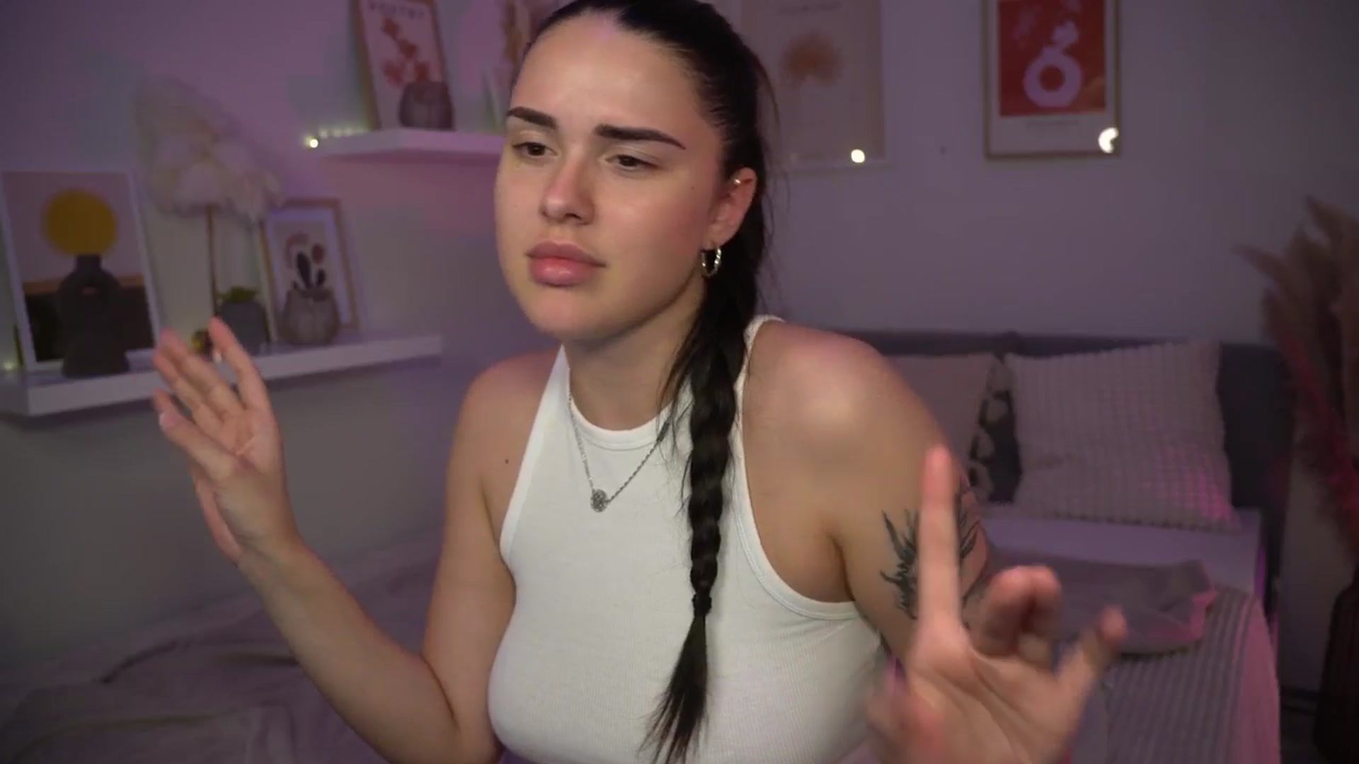 Gallery image thumbnail from NotYourNaomi's myfreecams stream on, 06/25/2025, 21:41 image 4 of 20