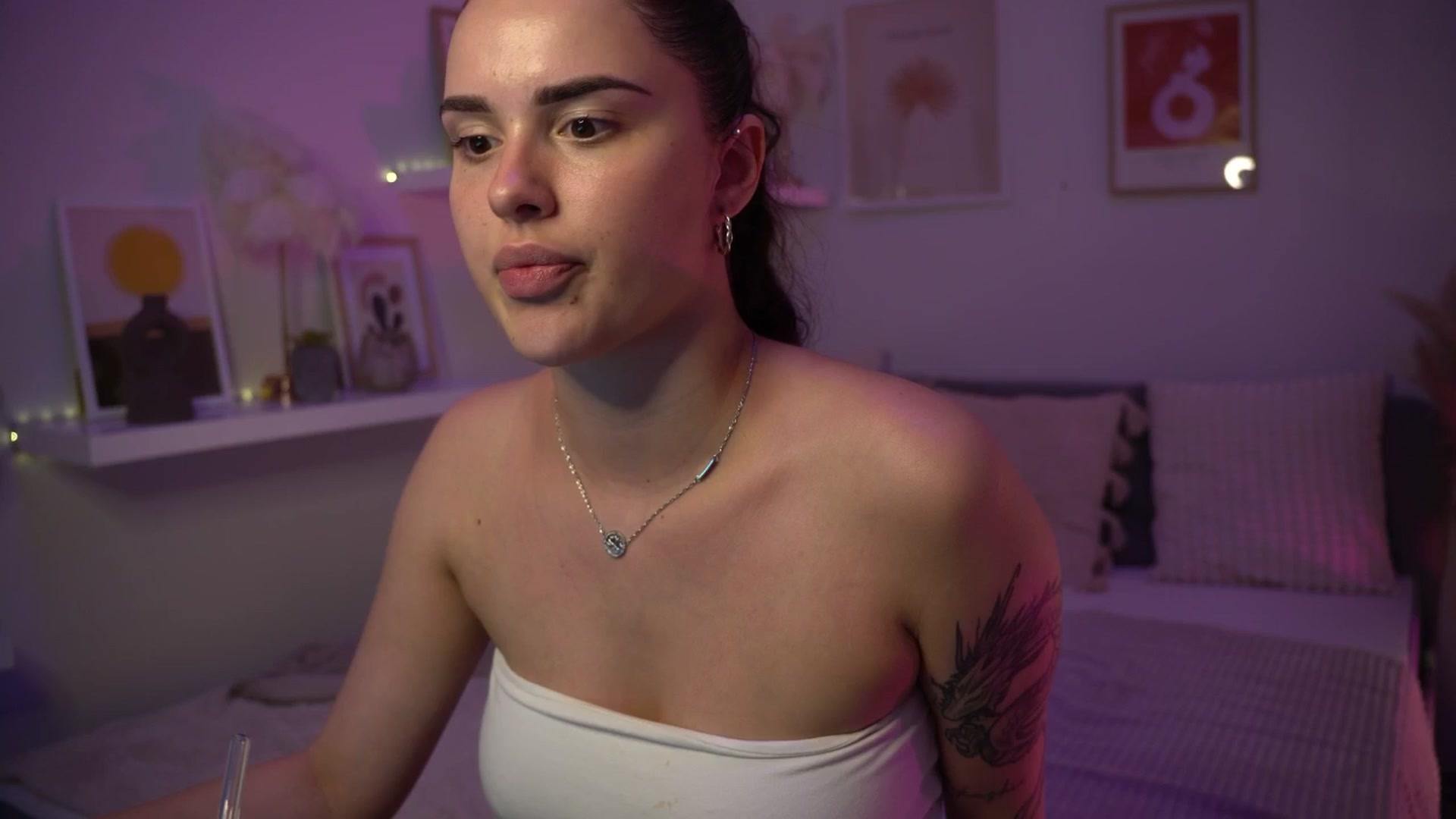 Gallery image thumbnail from NotYourNaomi's myfreecams stream on, 06/29/2025, 22:09 image 1 of 20