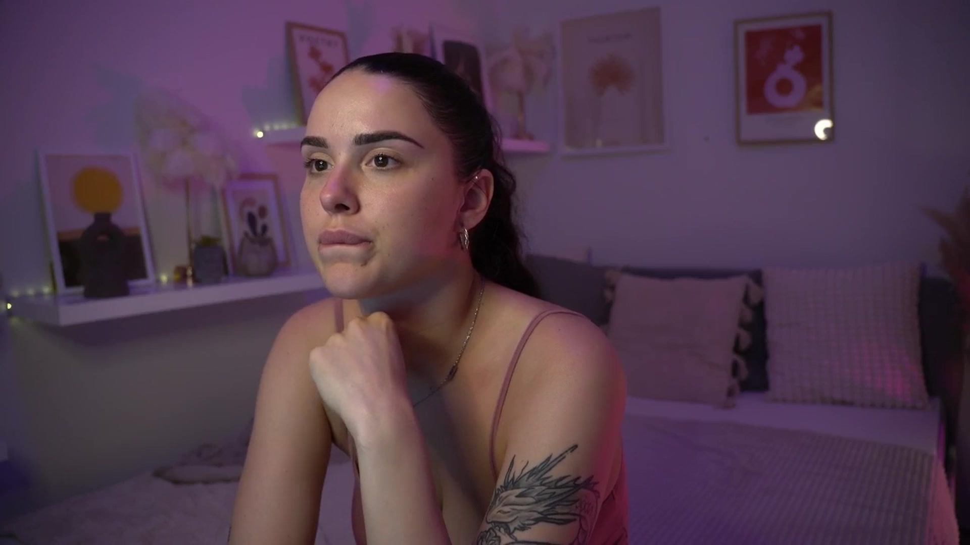 Gallery image thumbnail from NotYourNaomi's myfreecams stream on, 06/29/2025, 22:09 image 11 of 20
