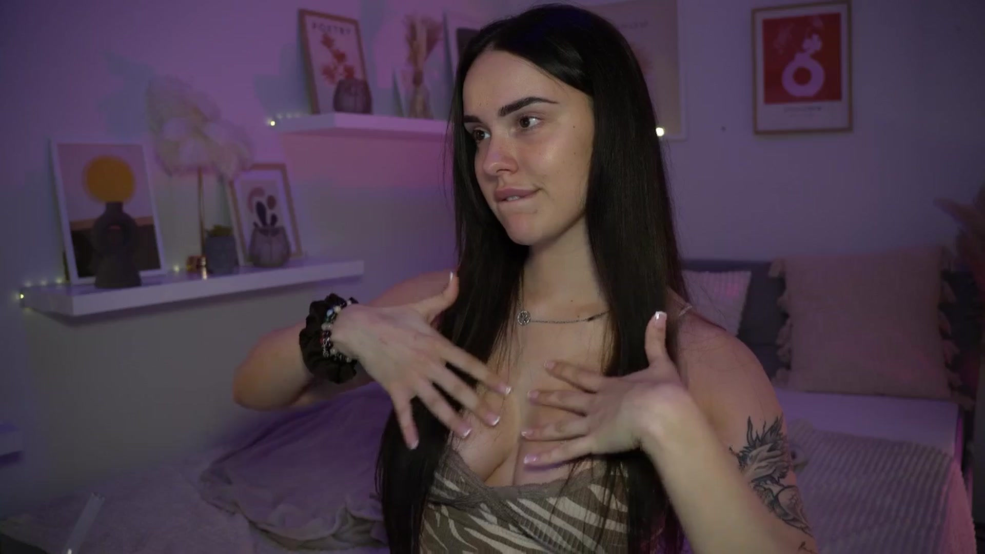 Gallery image thumbnail from NotYourNaomi's myfreecams stream on, 07/06/2025, 22:06 image 8 of 20