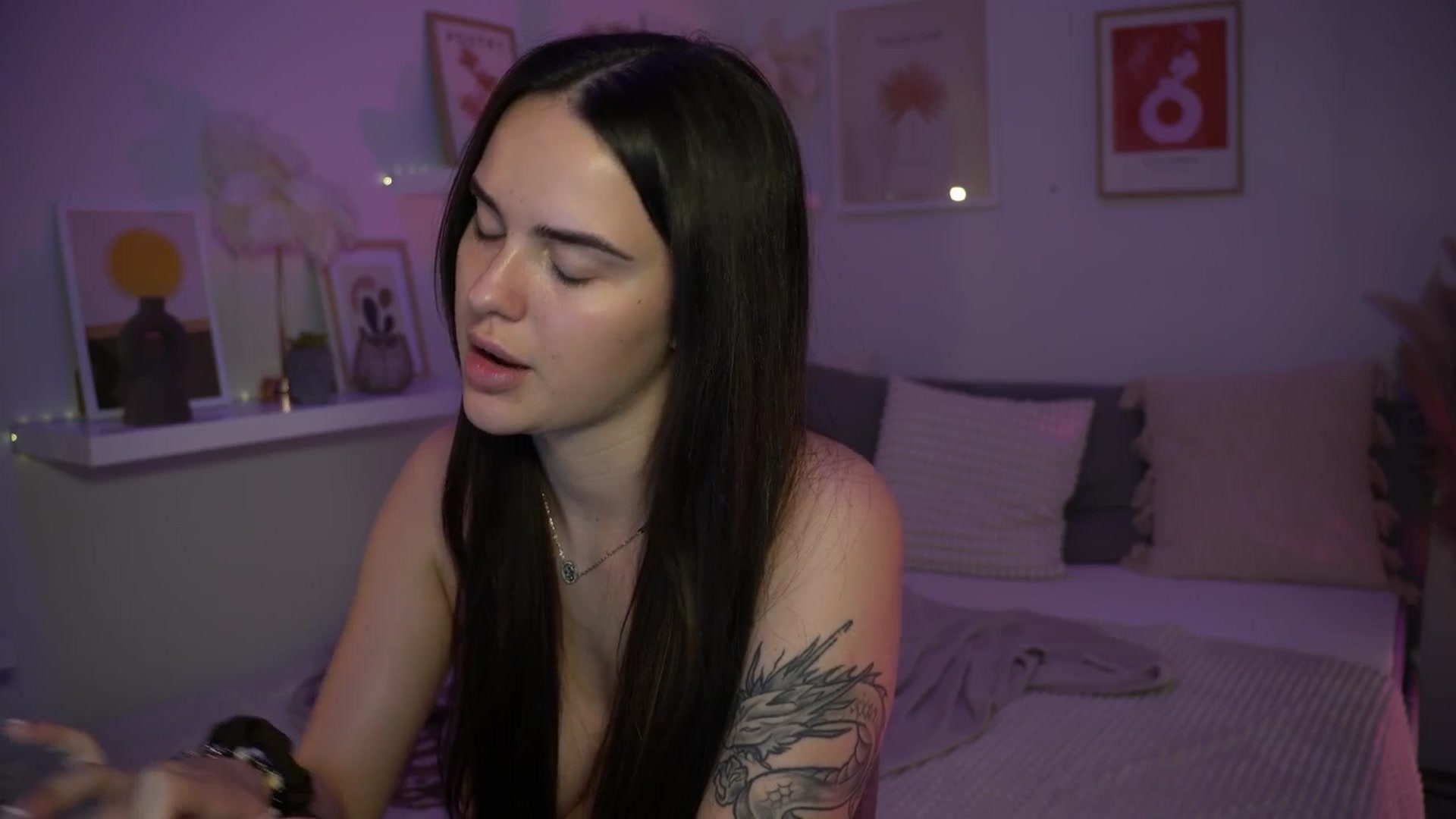 Gallery image thumbnail from NotYourNaomi's myfreecams stream on, 07/06/2025, 22:06 image 20 of 20
