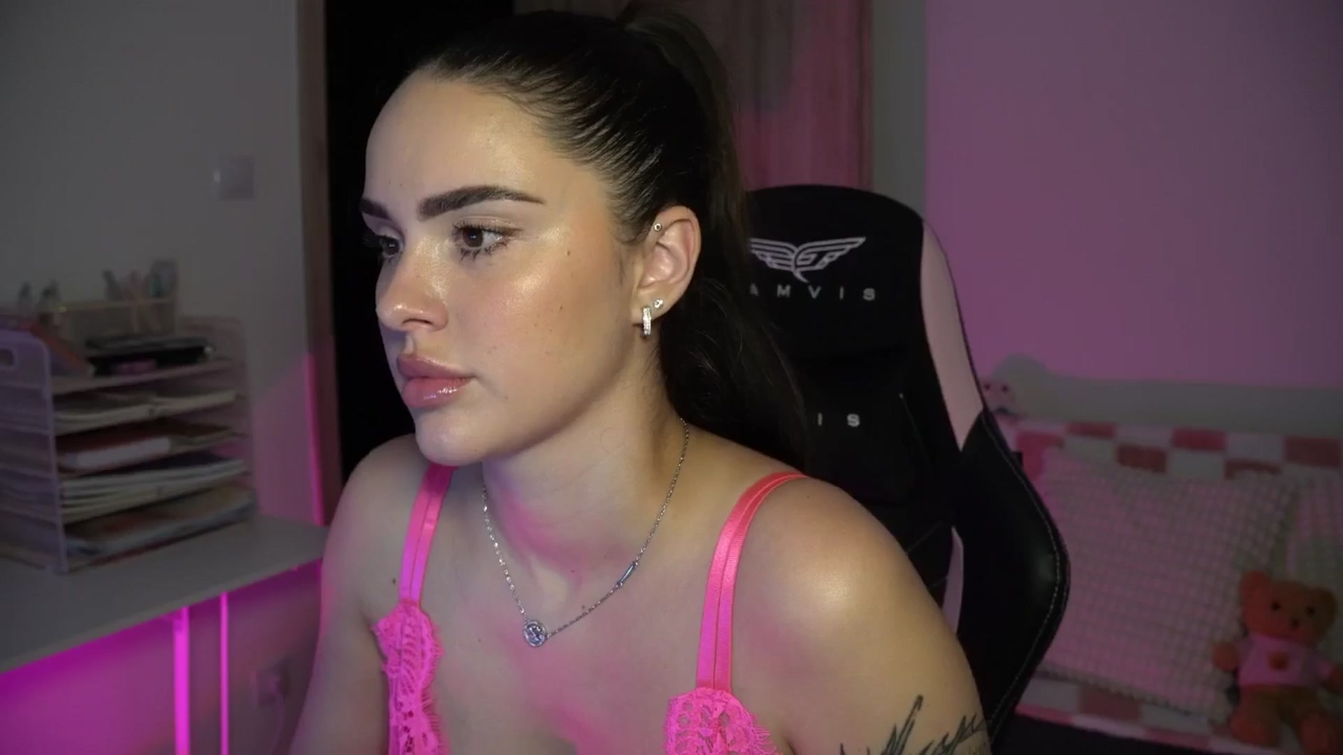Gallery image thumbnail from NotYourNaomi's myfreecams stream on, 07/15/2025, 21:11 image 12 of 20
