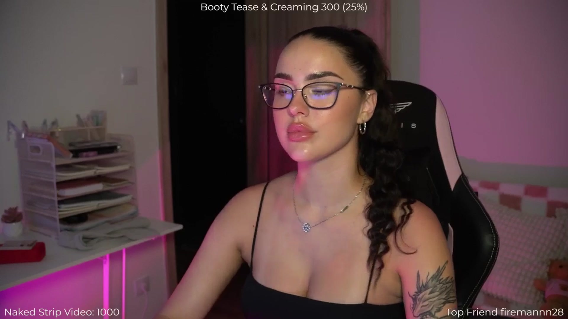 Gallery image thumbnail from NotYourNaomi's myfreecams stream on, 07/21/2025, 21:27 image 6 of 20