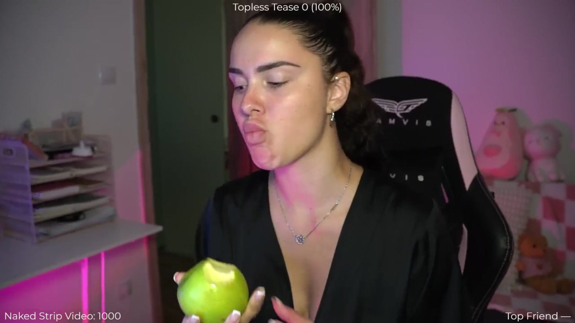 Gallery image thumbnail from NotYourNaomi's myfreecams stream on, 07/28/2025, 19:02 image 6 of 20