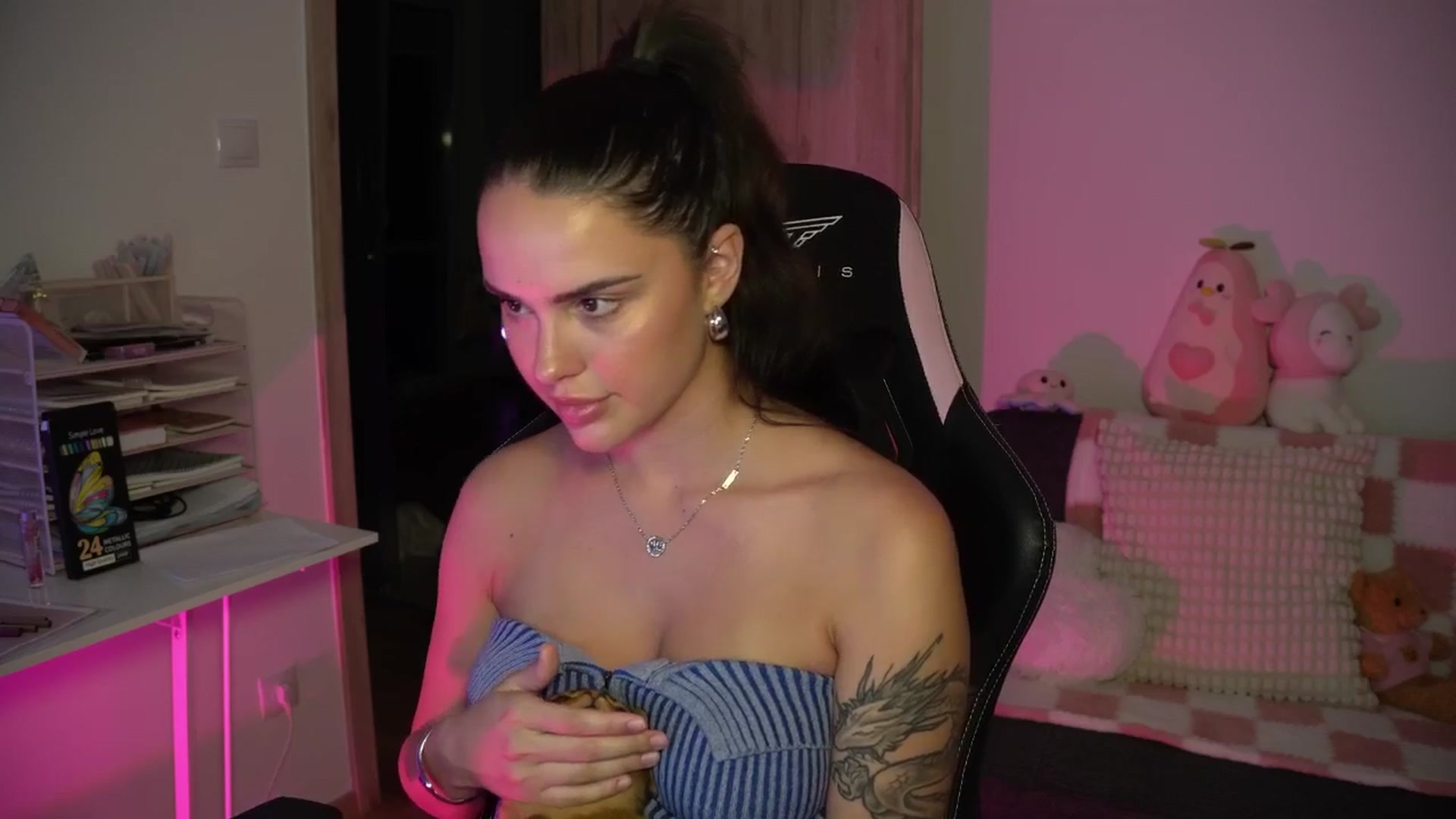 Gallery image thumbnail from NotYourNaomi's myfreecams stream on, 08/04/2025, 21:24 image 3 of 20