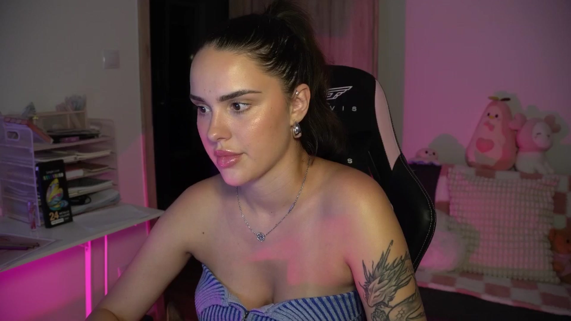 Gallery image thumbnail from NotYourNaomi's myfreecams stream on, 08/04/2025, 21:24 image 9 of 20