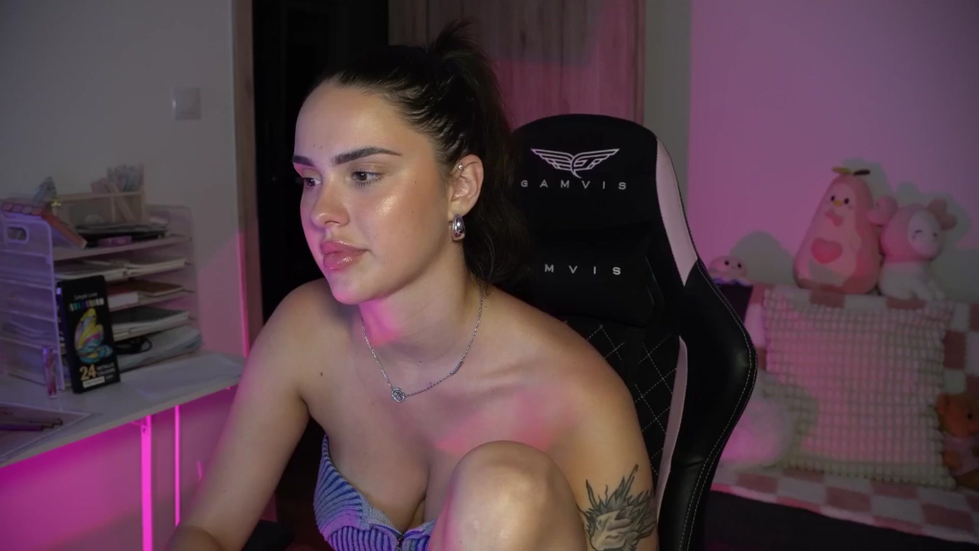 Gallery image thumbnail from NotYourNaomi's myfreecams stream on, 08/04/2025, 21:24 image 18 of 20