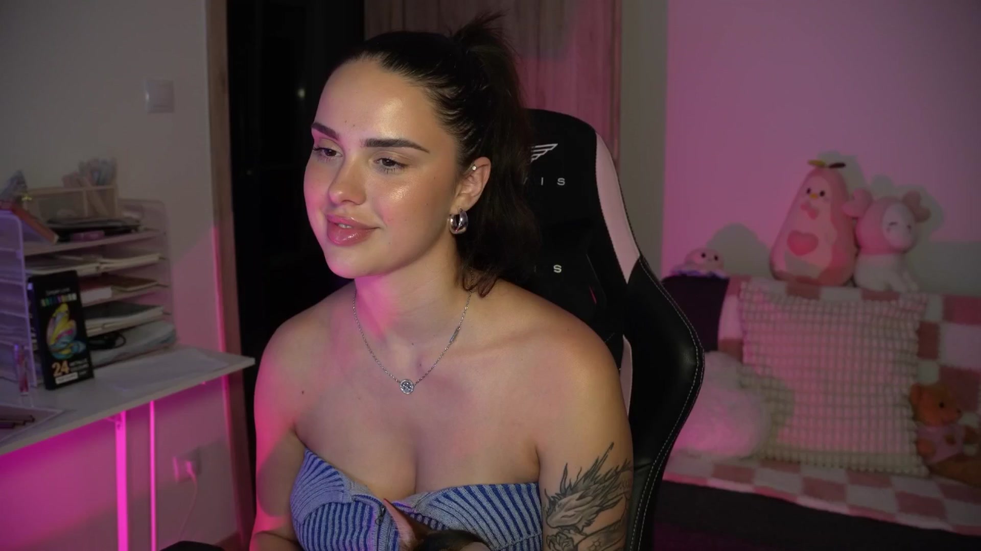 Gallery image thumbnail from NotYourNaomi's myfreecams stream on, 08/04/2025, 21:24 image 1 of 20