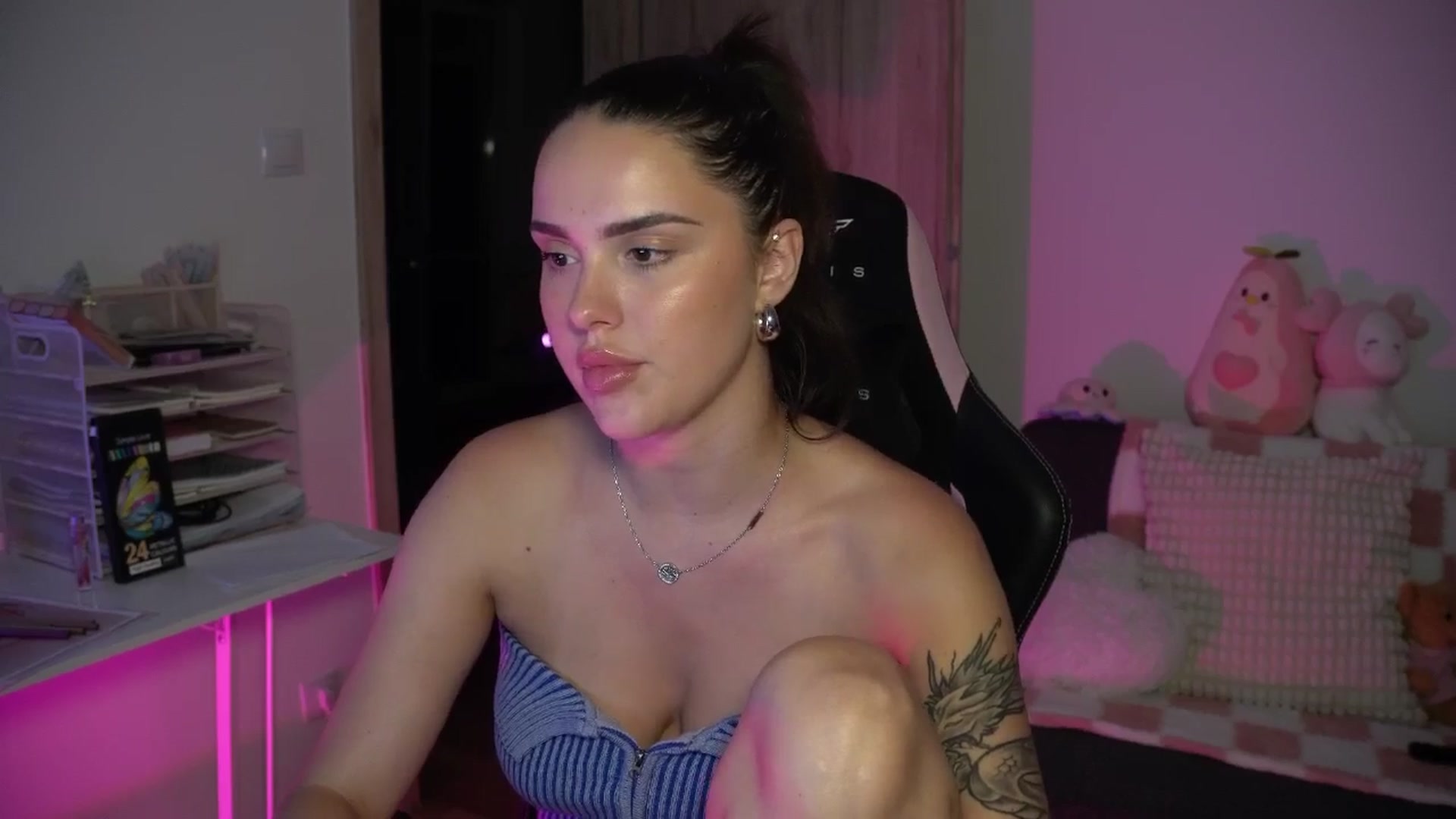 Gallery image thumbnail from NotYourNaomi's myfreecams stream on, 08/04/2025, 21:24 image 16 of 20