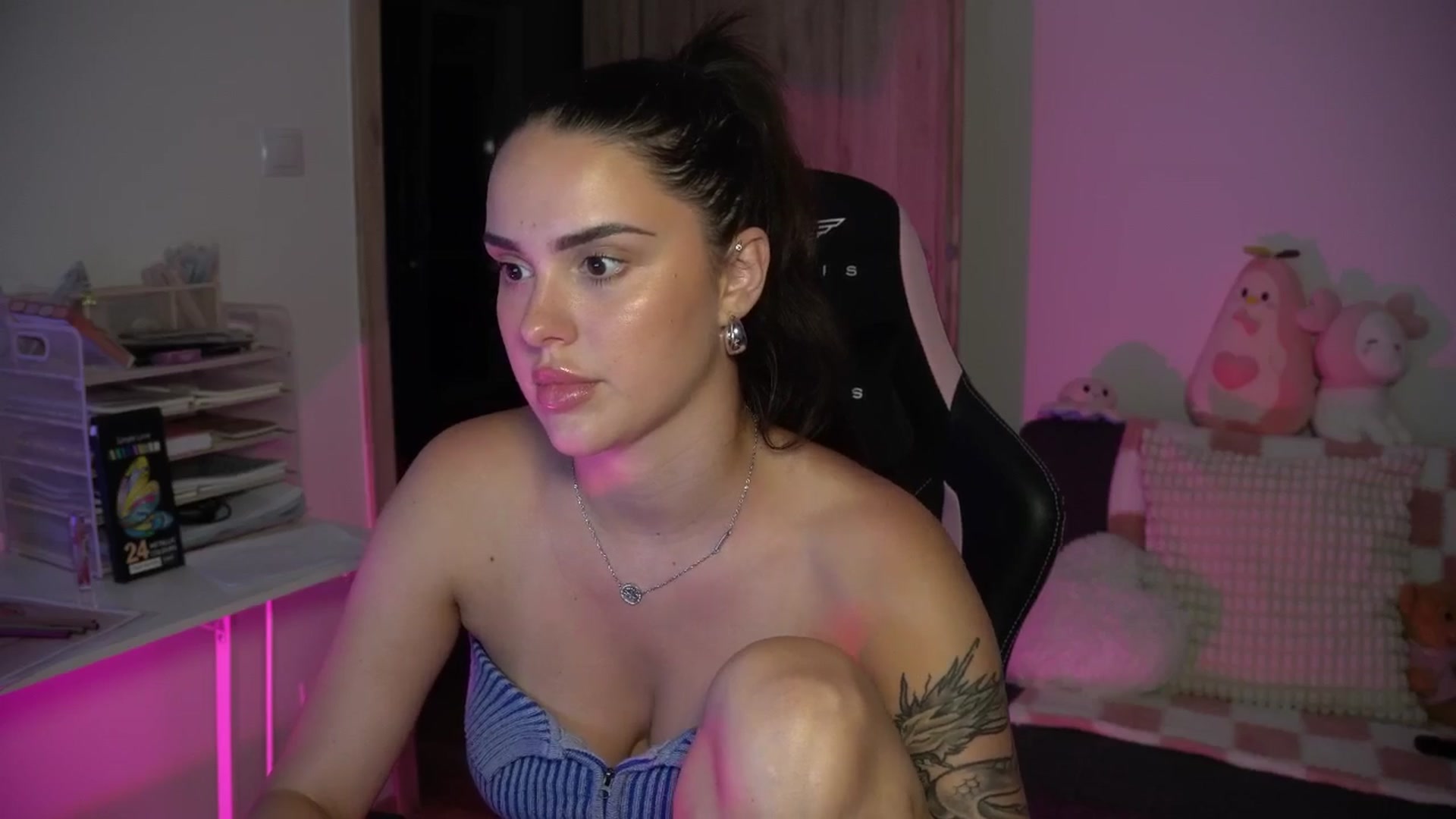 Gallery image thumbnail from NotYourNaomi's myfreecams stream on, 08/04/2025, 21:24 image 15 of 20