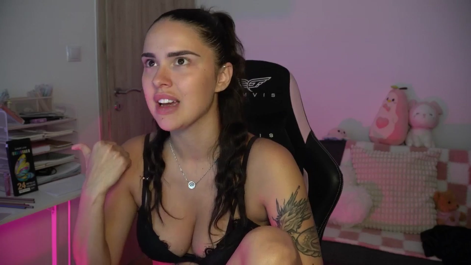 Gallery image thumbnail from NotYourNaomi's myfreecams stream on, 08/07/2025, 08:34 image 4 of 20