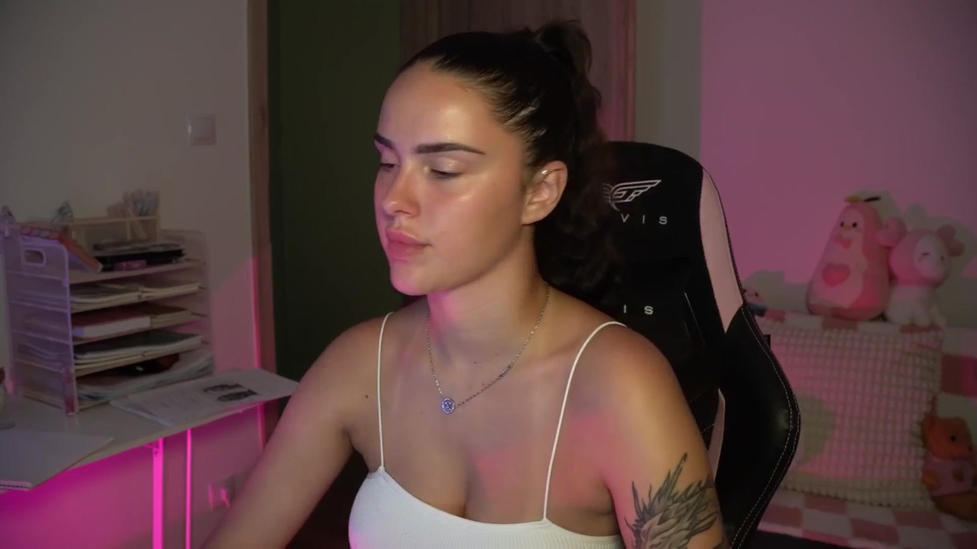 Gallery image thumbnail from NotYourNaomi's myfreecams stream on, 08/10/2025, 21:18 image 9 of 20