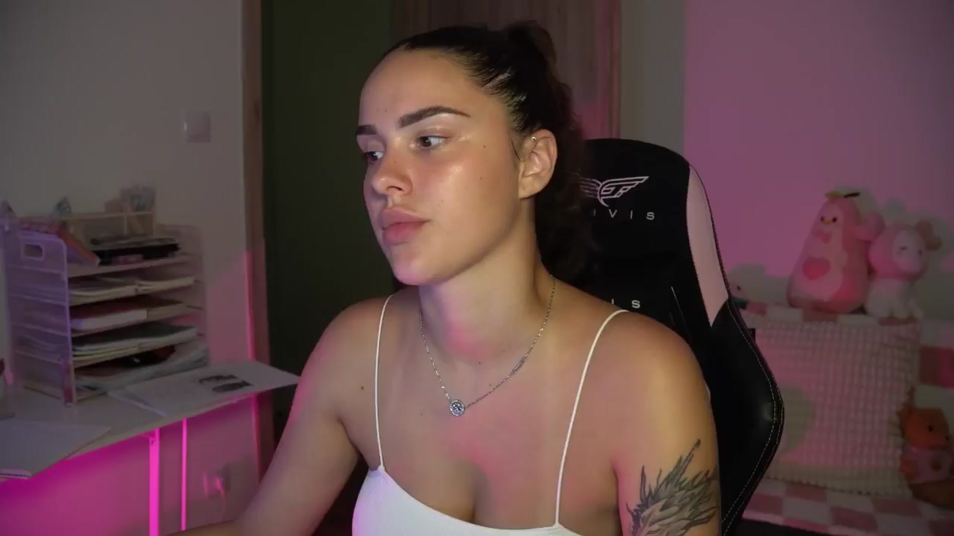 Gallery image thumbnail from NotYourNaomi's myfreecams stream on, 08/10/2025, 21:18 image 8 of 20