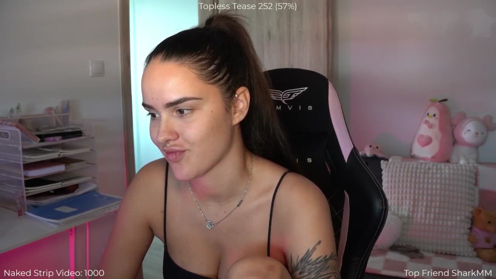 Gallery image thumbnail from NotYourNaomi's myfreecams stream on, 08/26/2025, 08:27 image 15 of 20