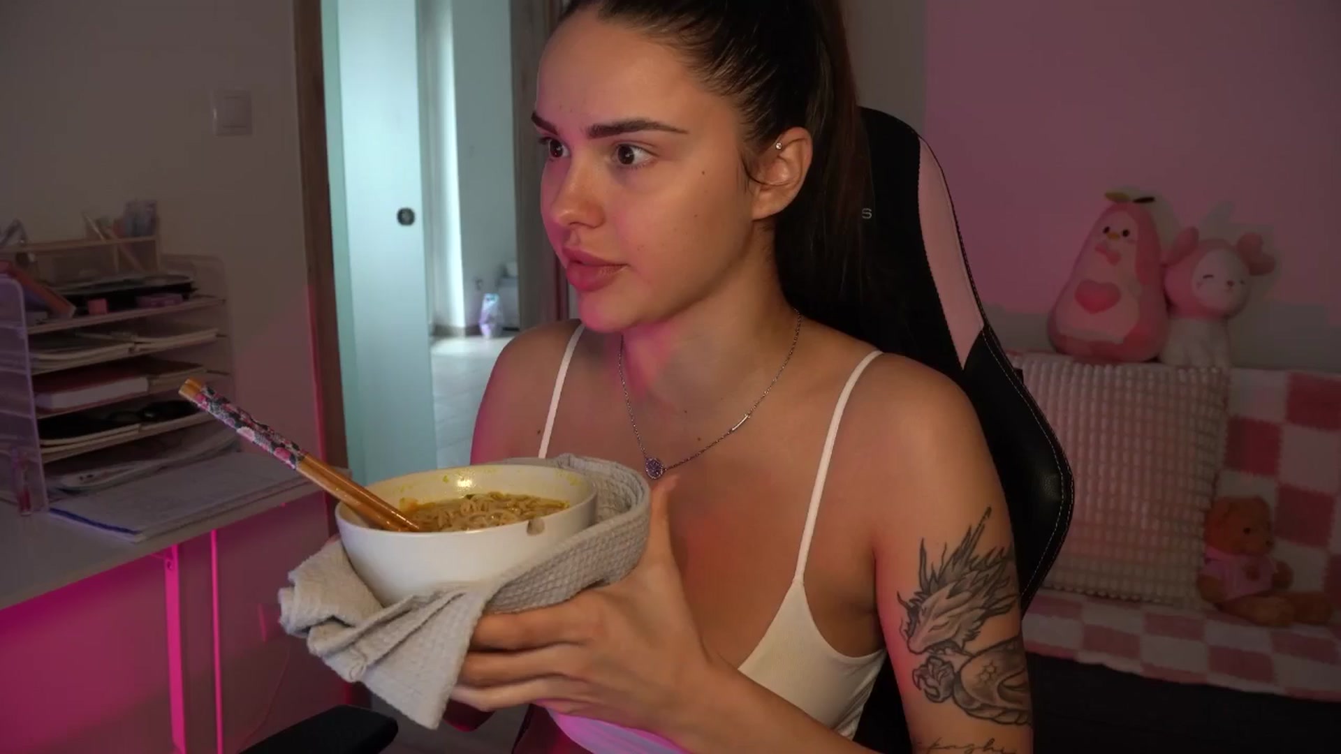Gallery image thumbnail from NotYourNaomi's myfreecams stream on, 09/16/2025, 07:39 image 12 of 20