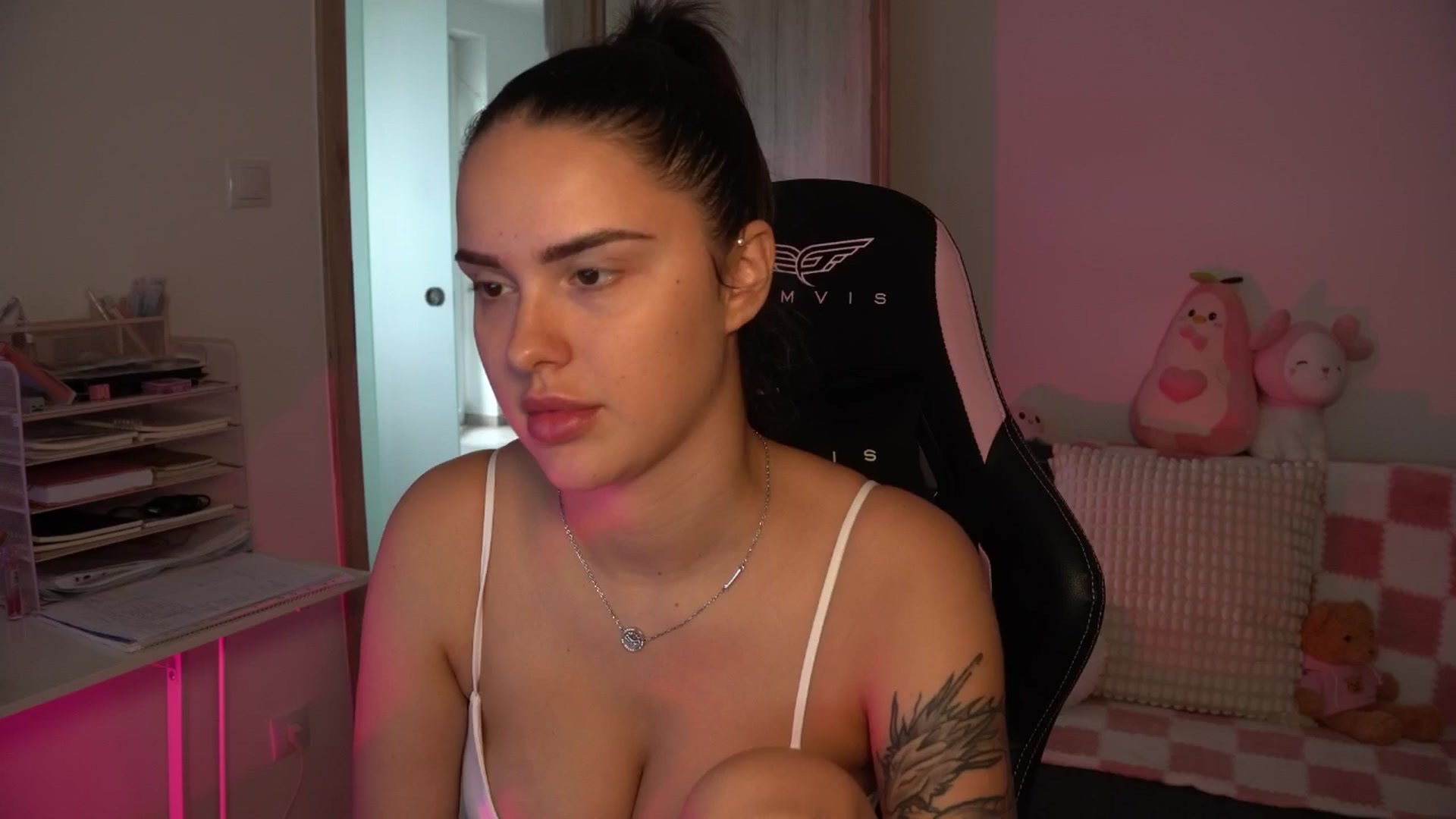 Gallery image thumbnail from NotYourNaomi's myfreecams stream on, 09/16/2025, 07:39 image 2 of 20