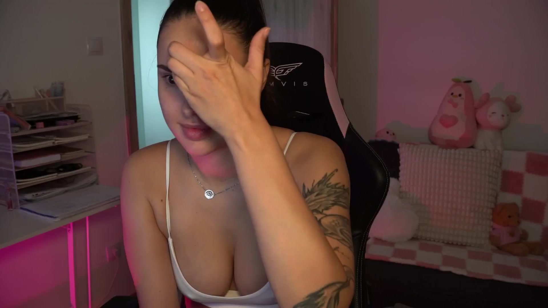 Gallery image thumbnail from NotYourNaomi's myfreecams stream on, 09/16/2025, 07:55 image 14 of 20