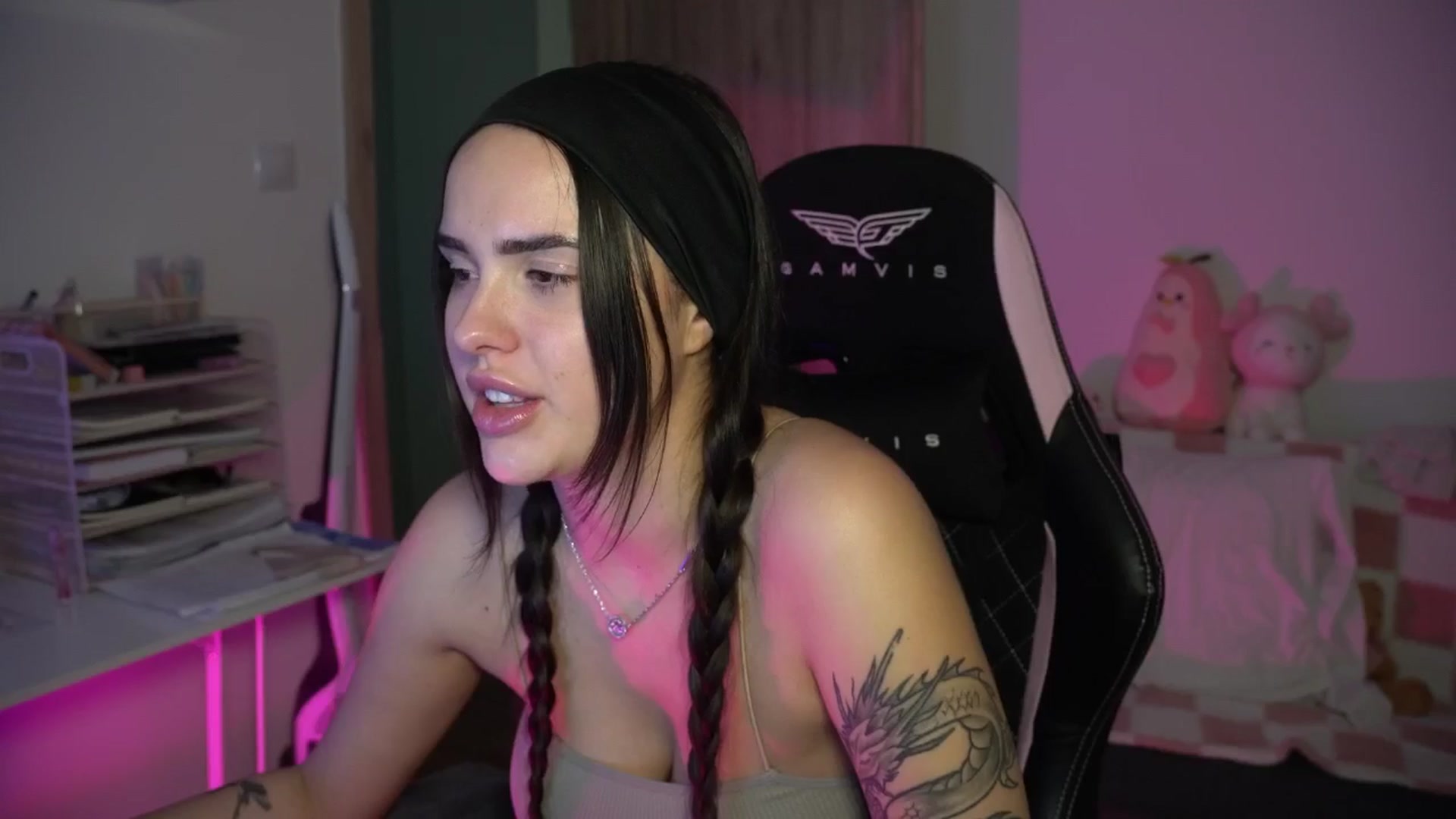 Gallery image thumbnail from NotYourNaomi's myfreecams stream on, 11/06/2025, 21:51 image 7 of 20