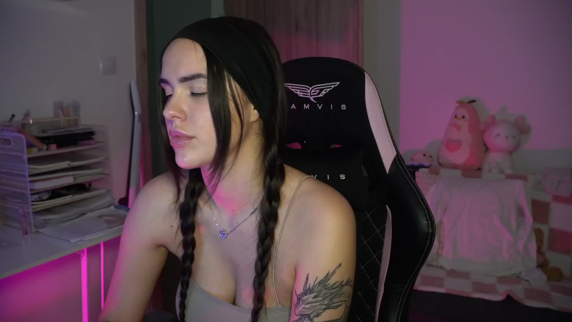Gallery image thumbnail from NotYourNaomi's myfreecams stream on, 11/06/2025, 21:51 image 14 of 20