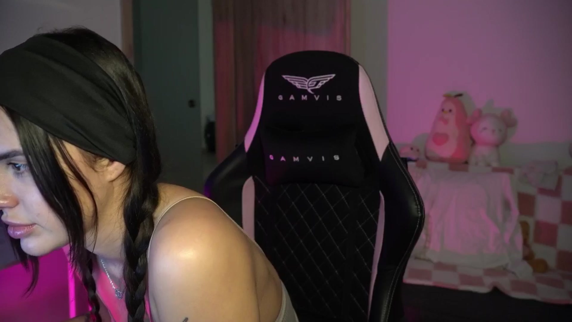 Gallery image thumbnail from NotYourNaomi's myfreecams stream on, 11/06/2025, 21:51 image 2 of 20