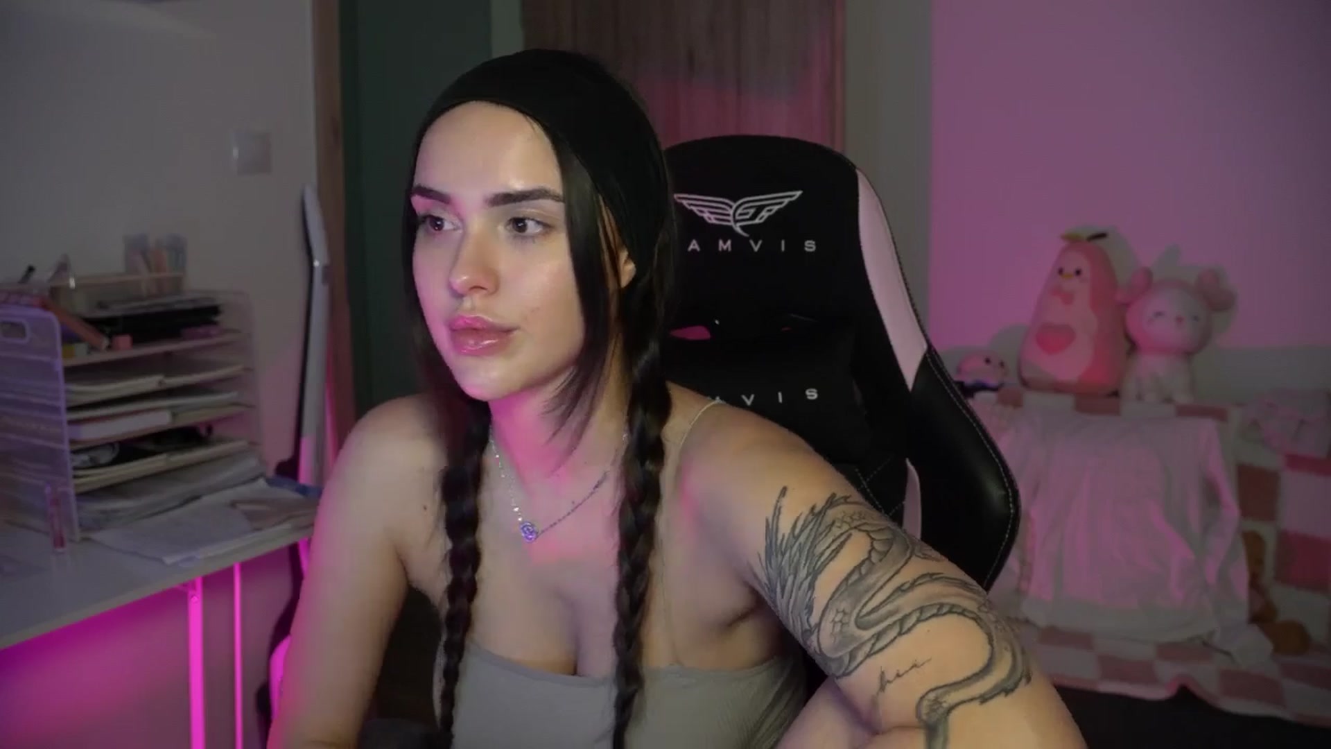 Gallery image thumbnail from NotYourNaomi's myfreecams stream on, 11/06/2025, 21:51 image 8 of 20