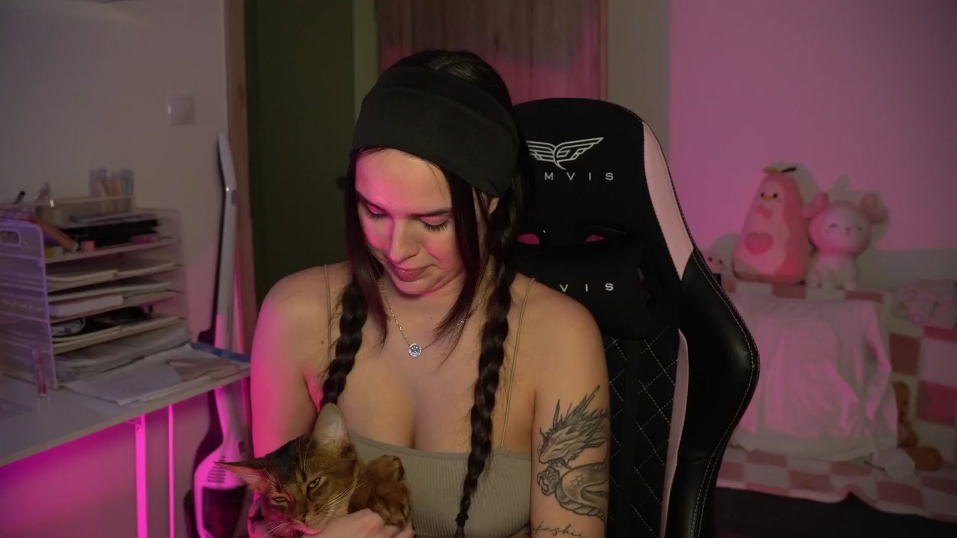 Gallery image thumbnail from NotYourNaomi's myfreecams stream on, 11/06/2025, 21:51 image 16 of 20