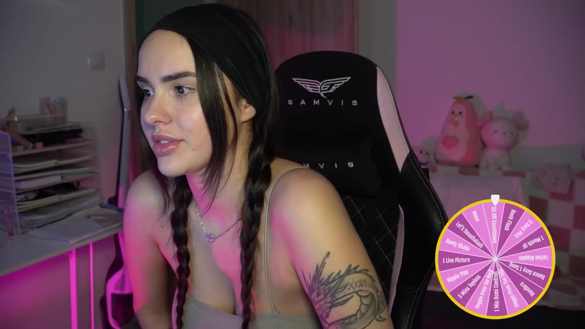 Gallery image thumbnail from NotYourNaomi's myfreecams stream on, 11/06/2025, 21:51 image 1 of 20