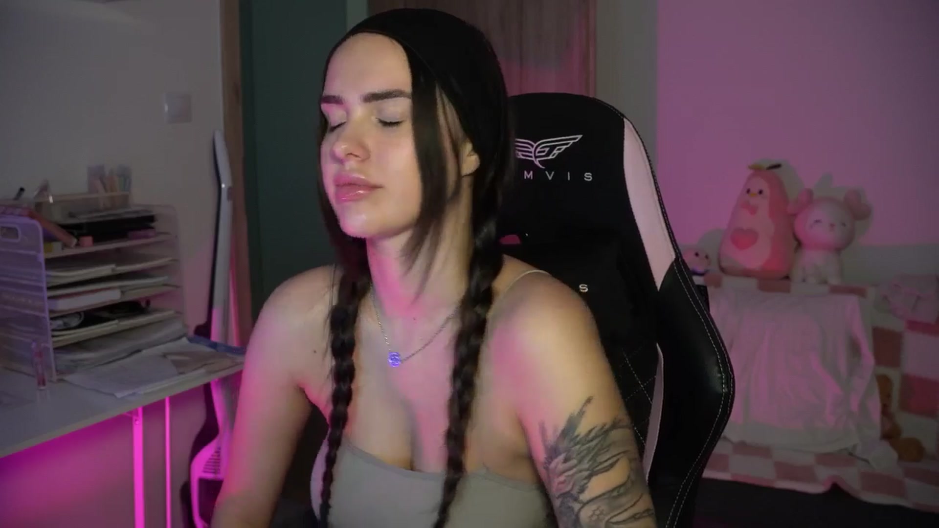 Gallery image thumbnail from NotYourNaomi's myfreecams stream on, 11/06/2025, 21:51 image 9 of 20