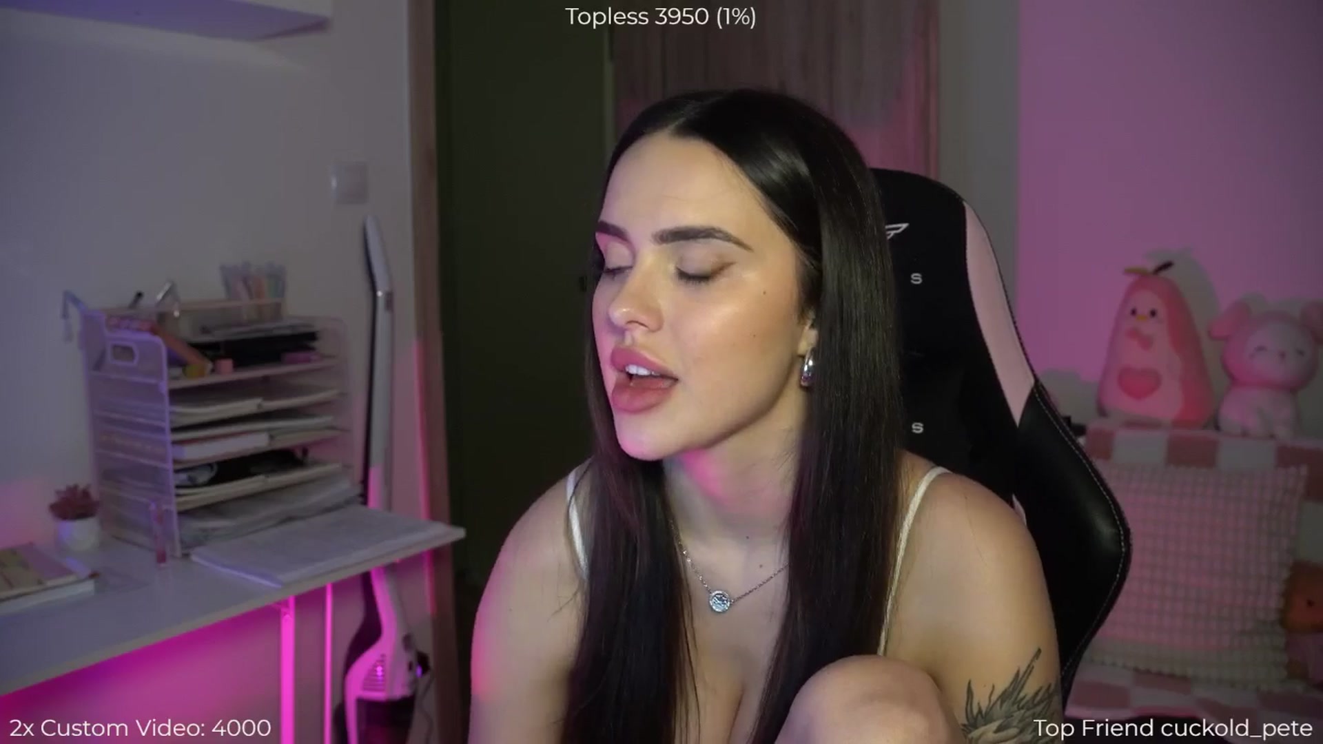 Gallery image thumbnail from NotYourNaomi's myfreecams stream on, 11/16/2025, 22:21 image 4 of 20